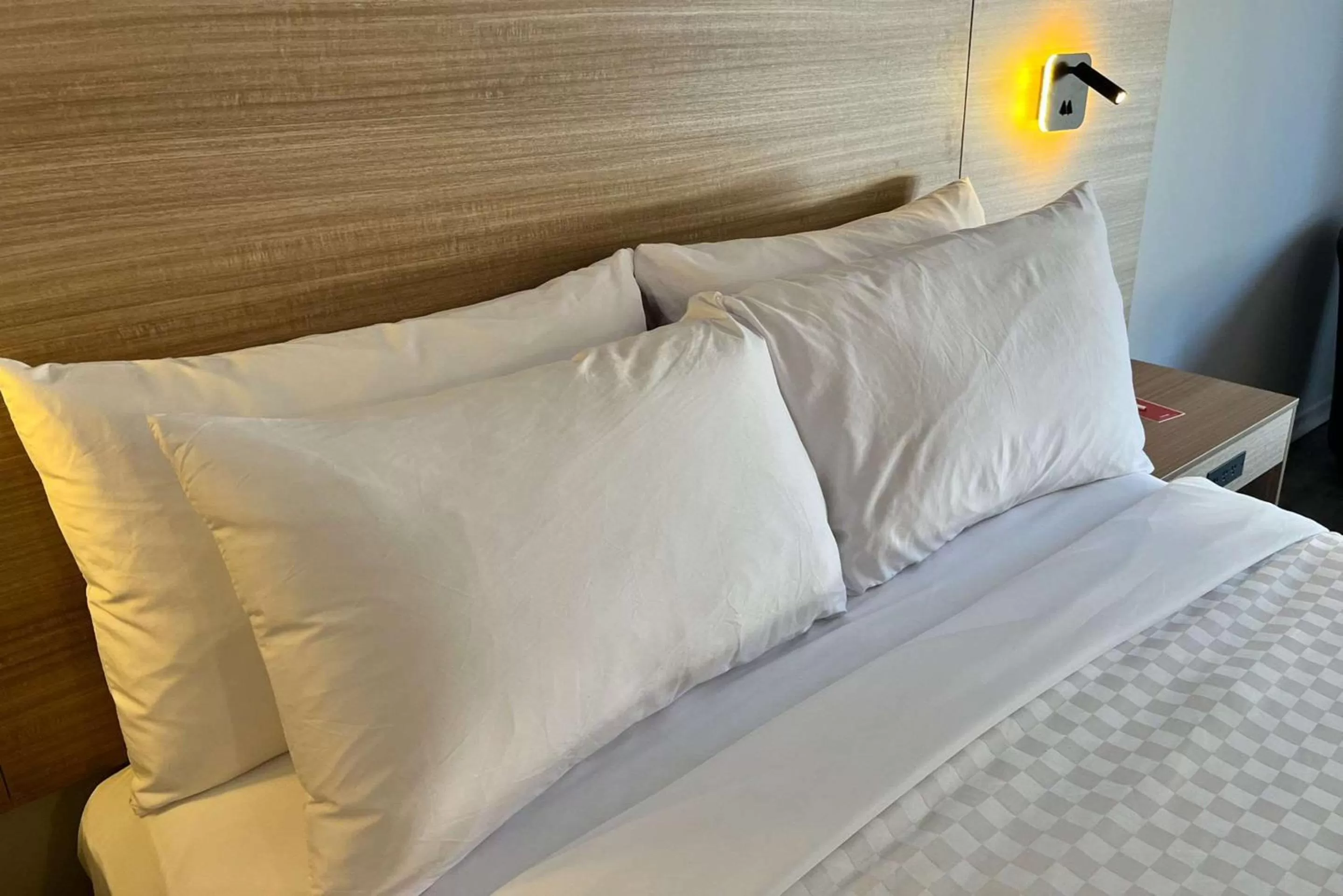 Bedroom, Bed in Econo Lodge Airport Quebec