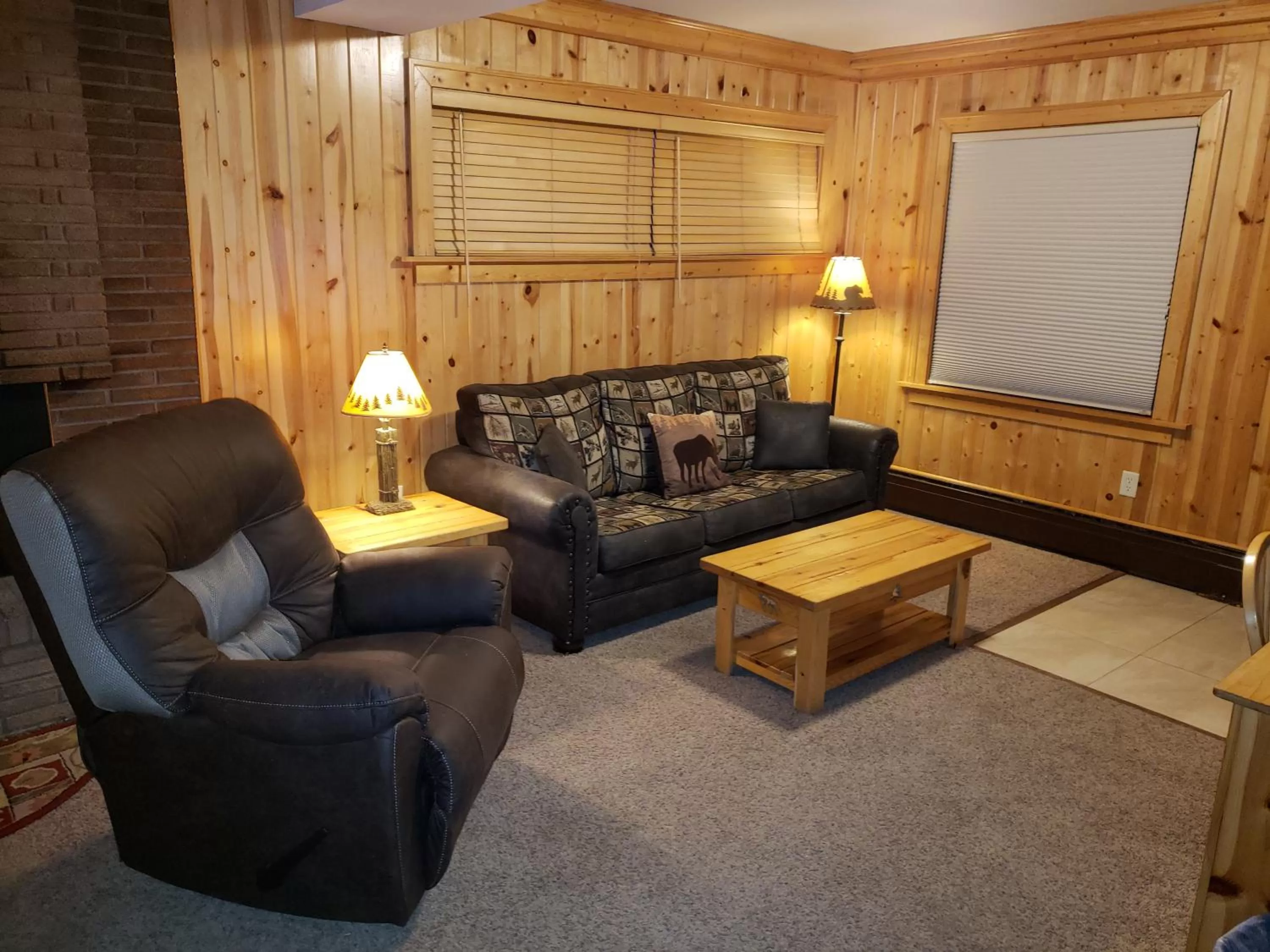 Inner courtyard view, Seating Area in Willard Munger Inn