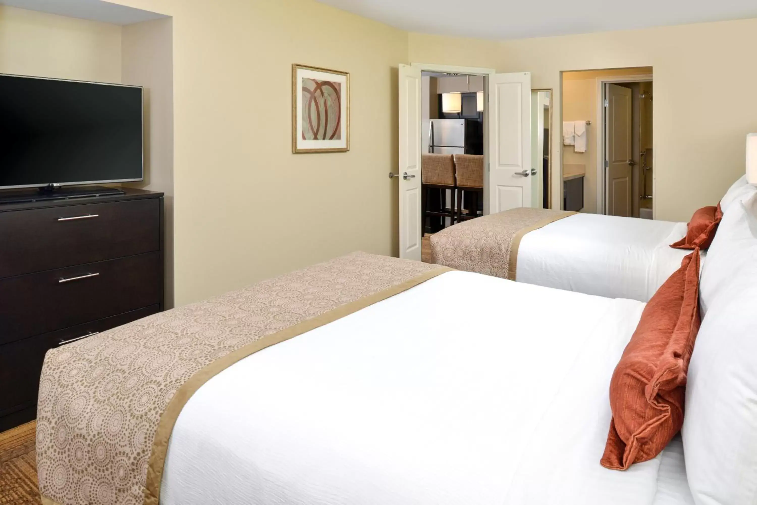 Photo of the whole room, Bed in Staybridge Suites Merrillville, an IHG Hotel