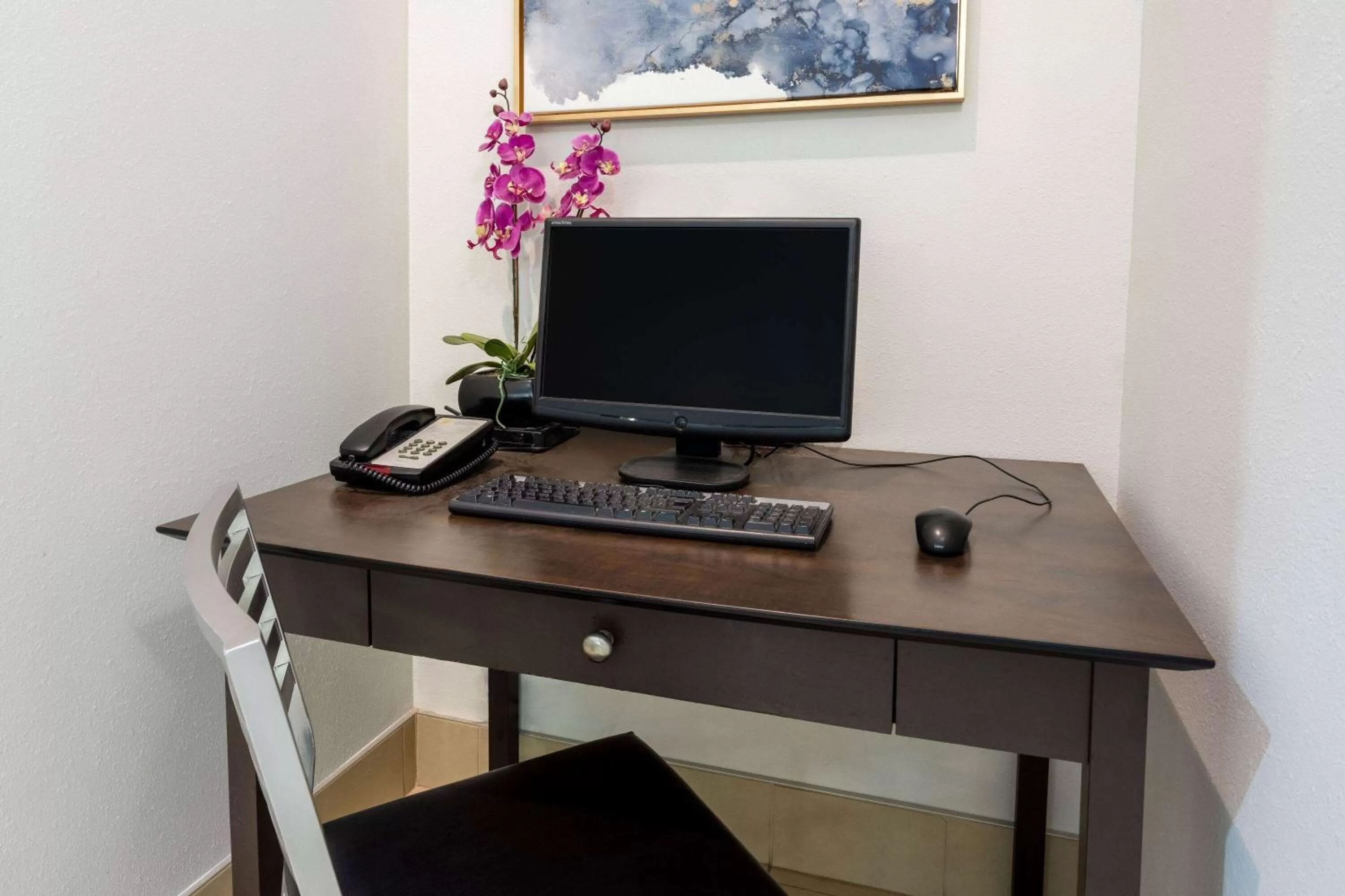 Business facilities in Super 8 by Wyndham Quebec City