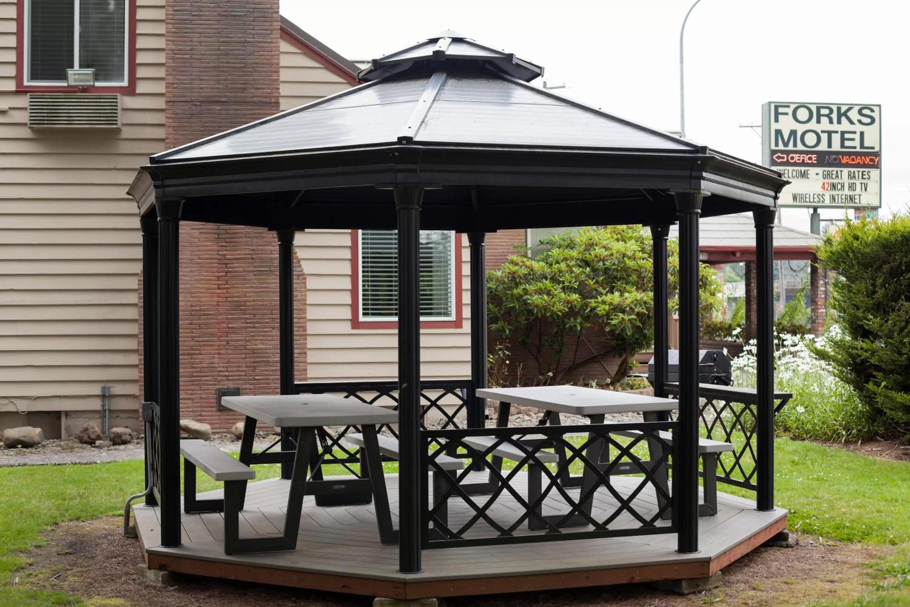 Property building in Forks Motel