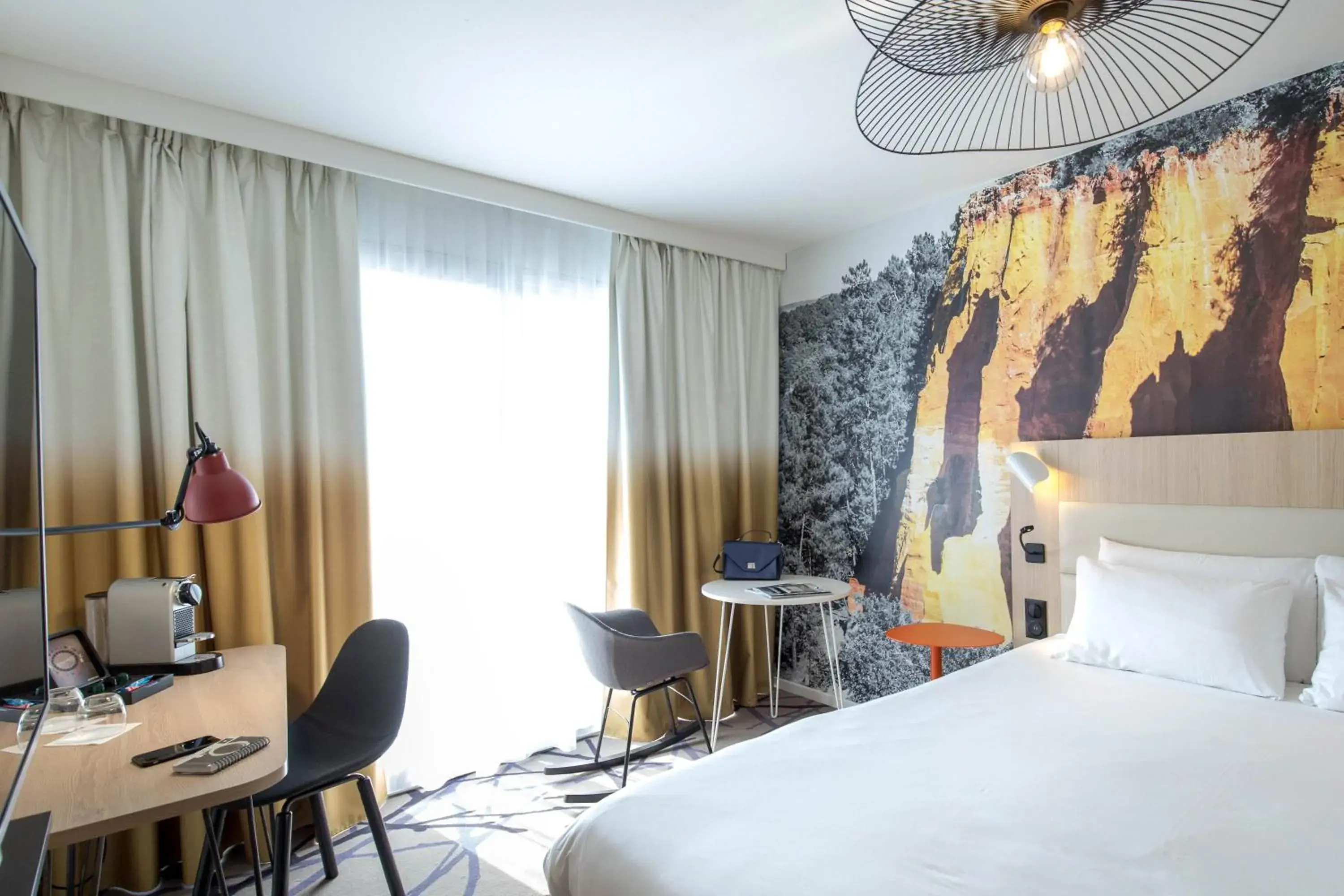 Bedroom, Bed in Mercure Cavaillon