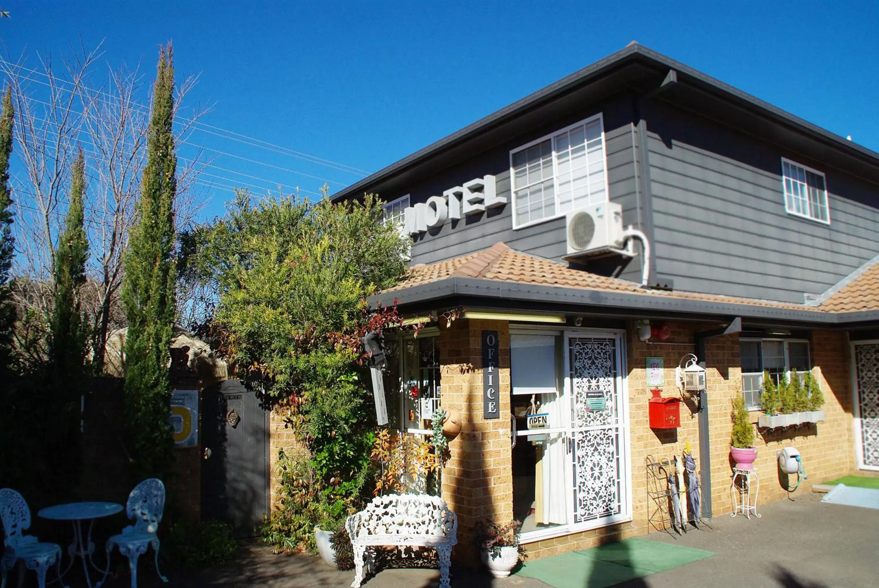 Property Building in White Lanterns Motel