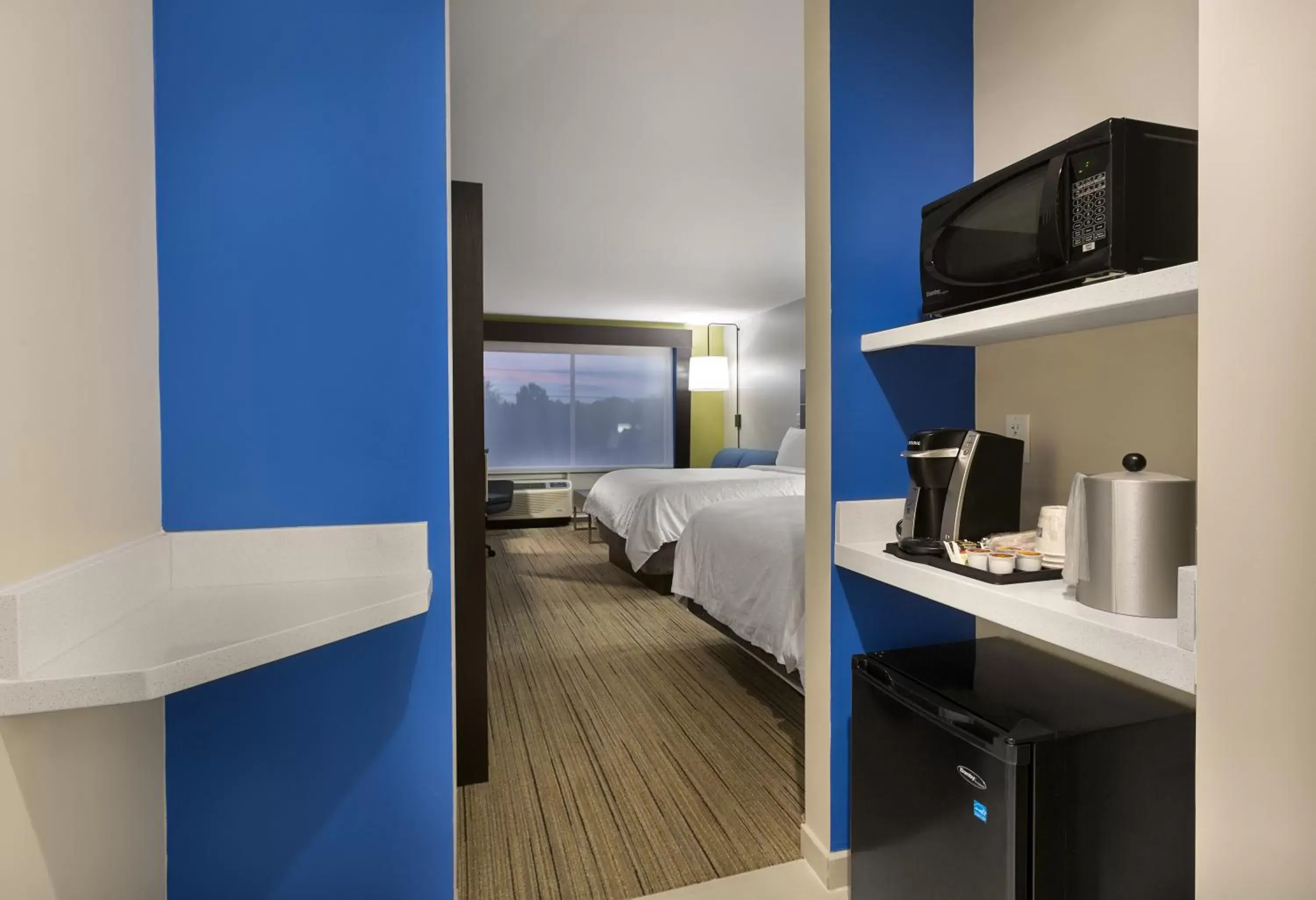 Bedroom, Bed in Holiday Inn Express - Lake Park, an IHG Hotel