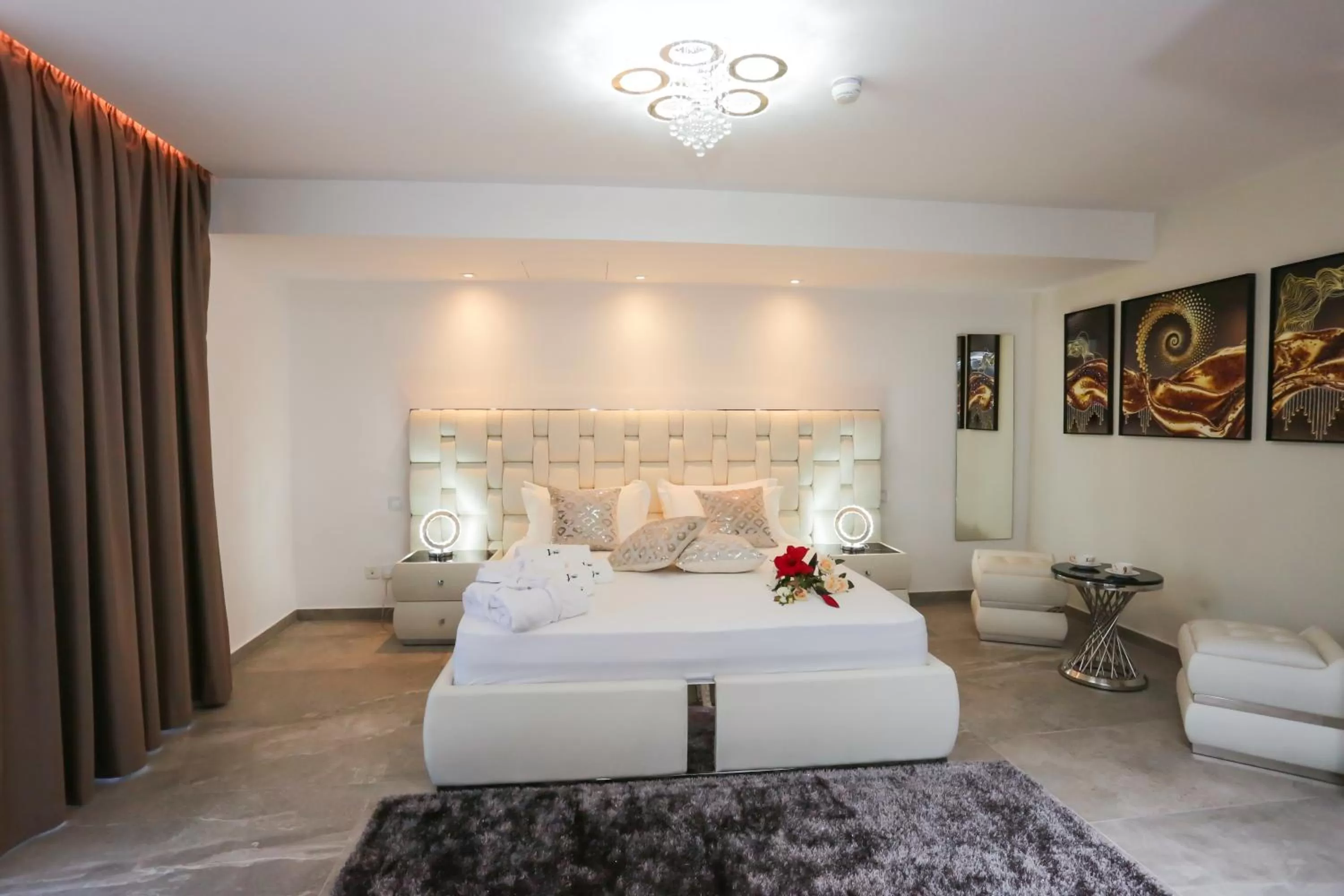 Guests, Bed in J'Me Boutique Hotel - Adults only