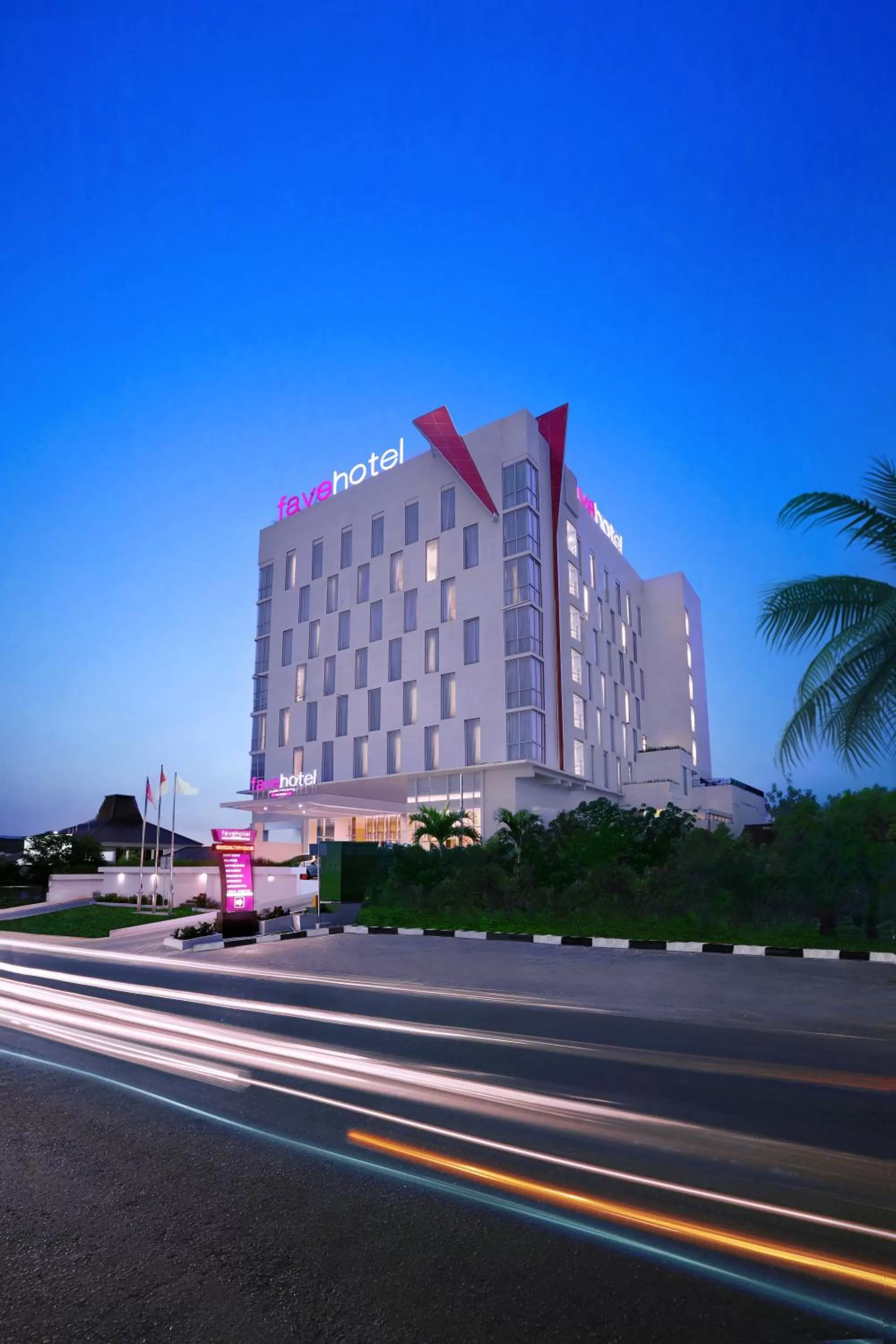 Property building in Fave Plus Hotel Palembang