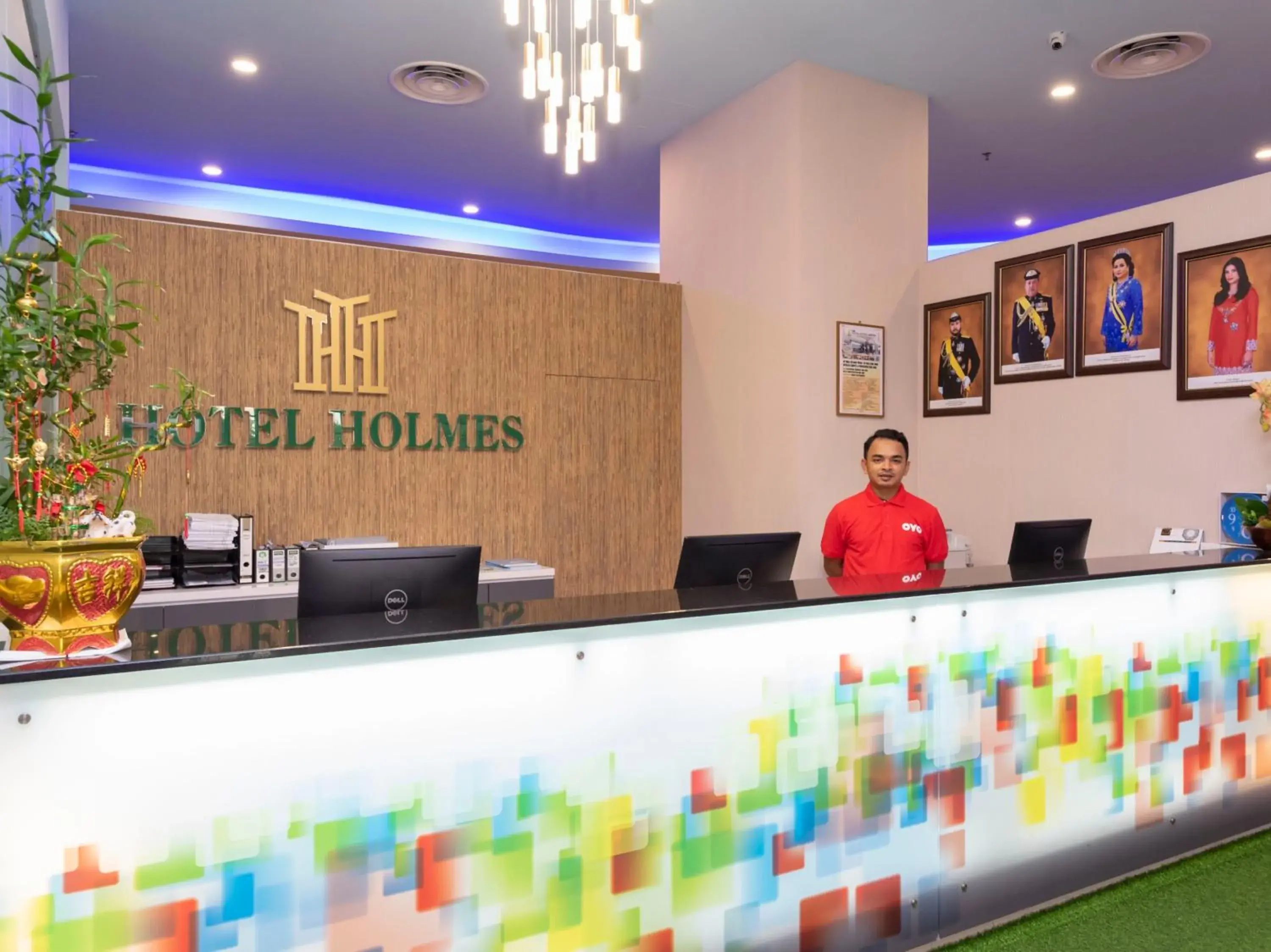 Lobby or reception in Hotel Holmes Gp