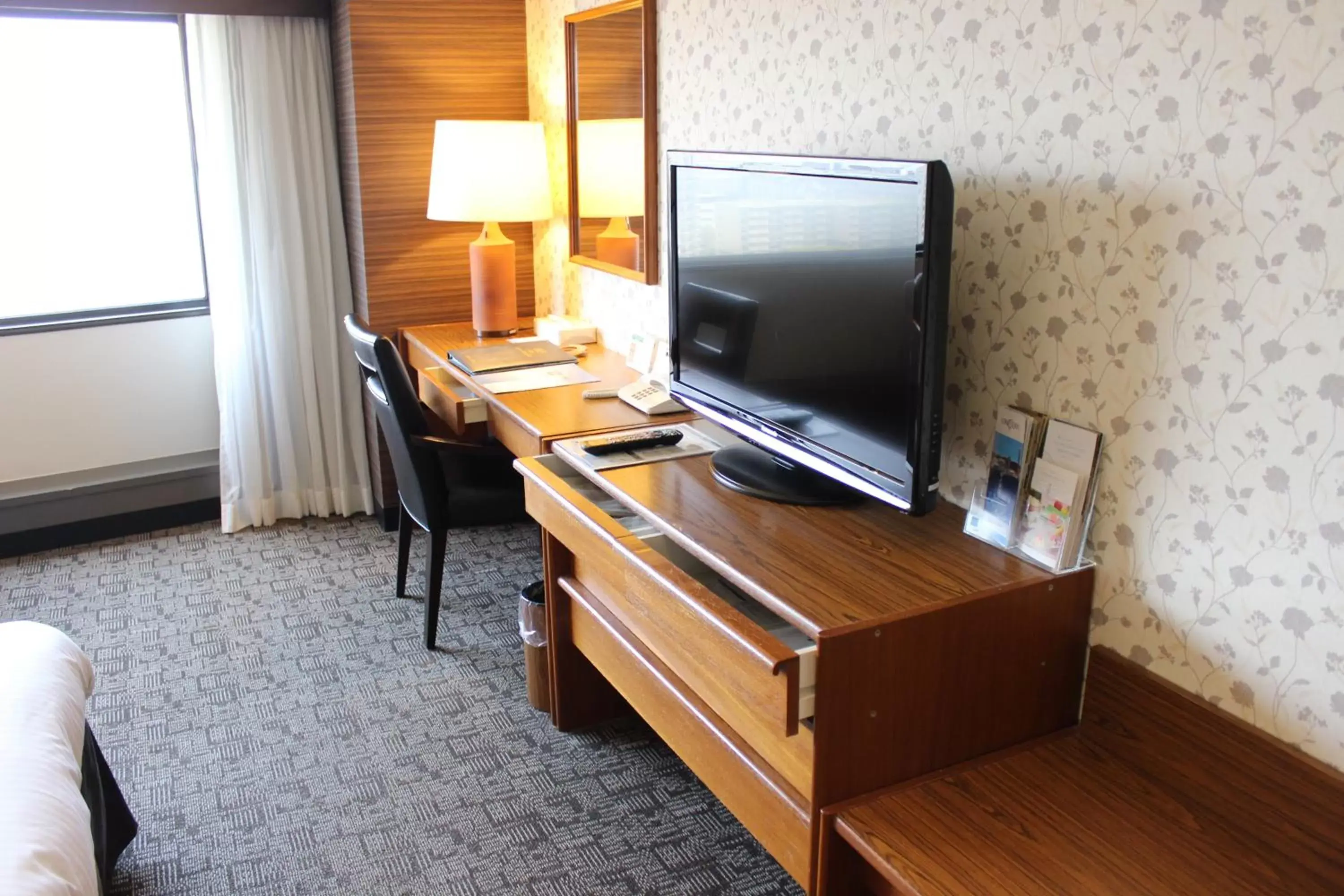 TV and multimedia, TV/Entertainment Center in Kobe Portopia Hotel