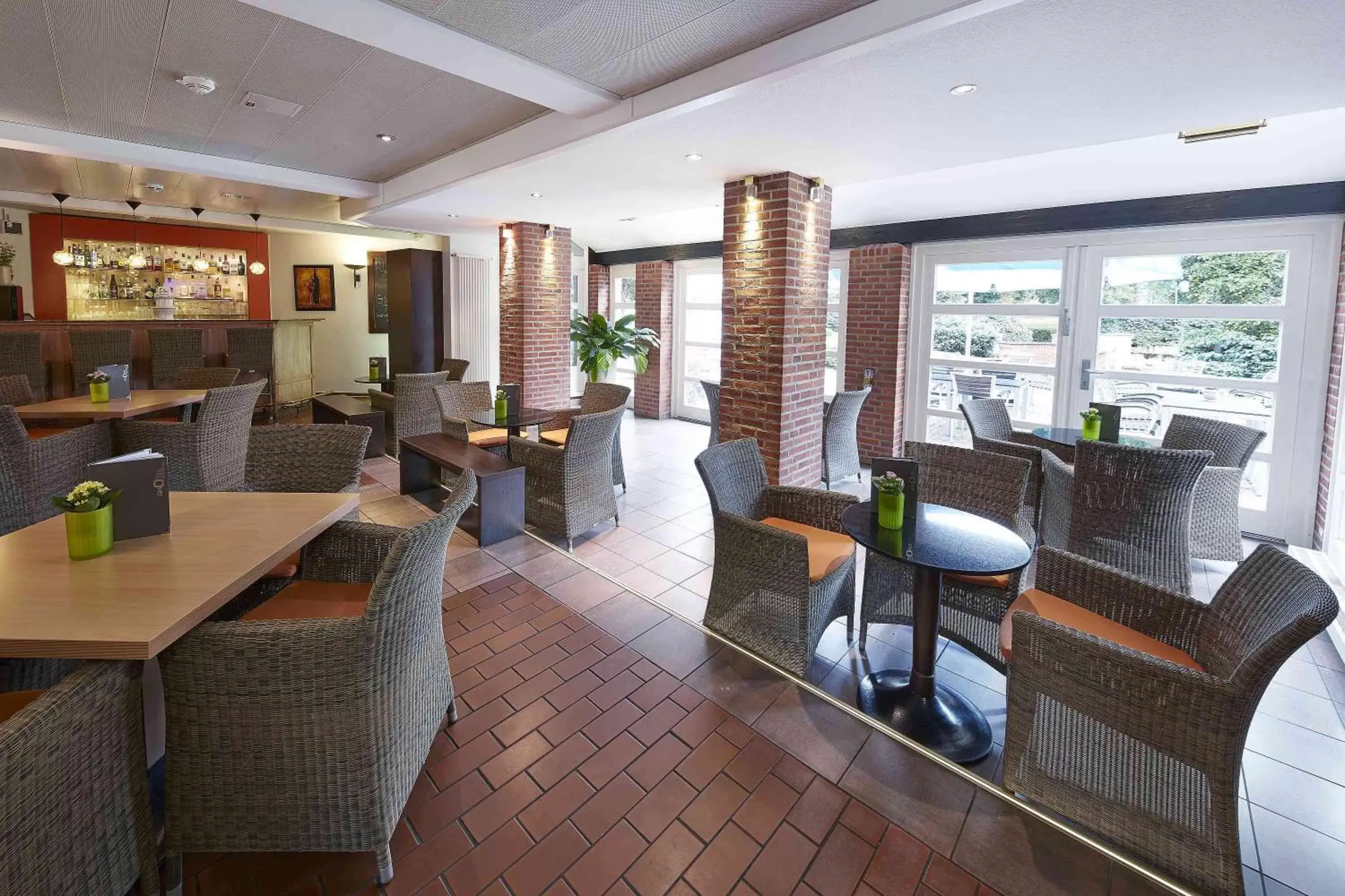 Lounge or bar in GHOTEL hotel & living Kiel Lounge or bar in GHOTEL hotel & living Kiel