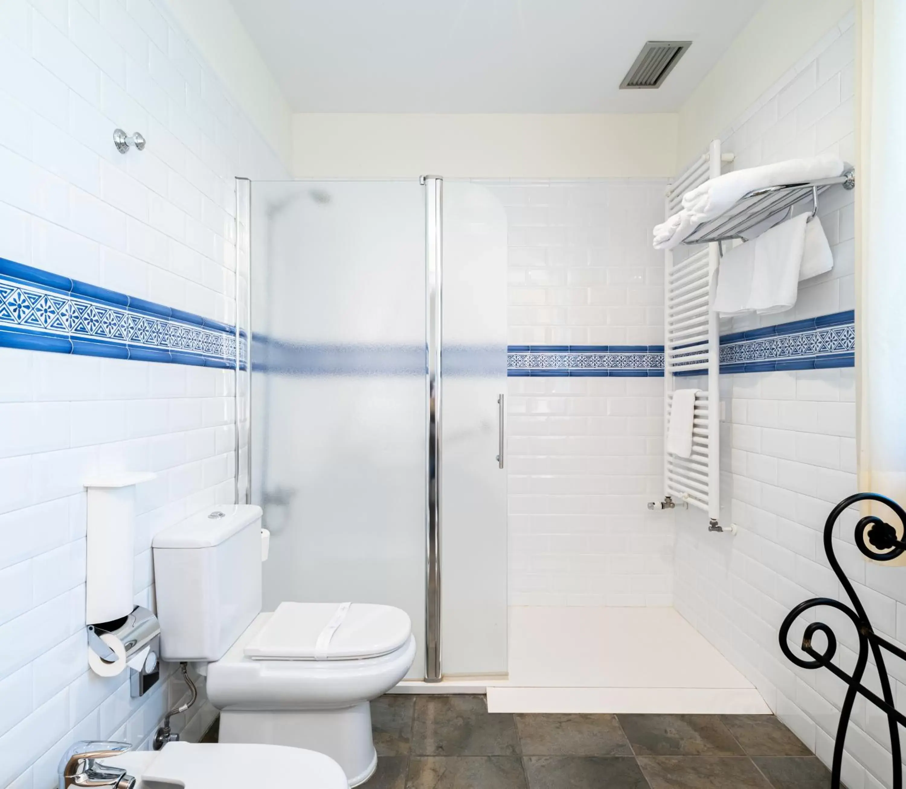 Bathroom in Hotel Villa Virginia Bathroom in Hotel Villa Virginia