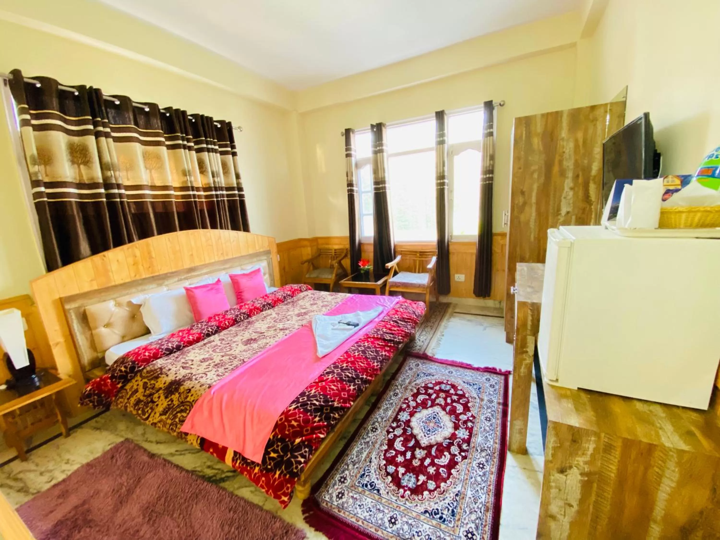 TV and multimedia, Bed in Sai Cottage Shimla