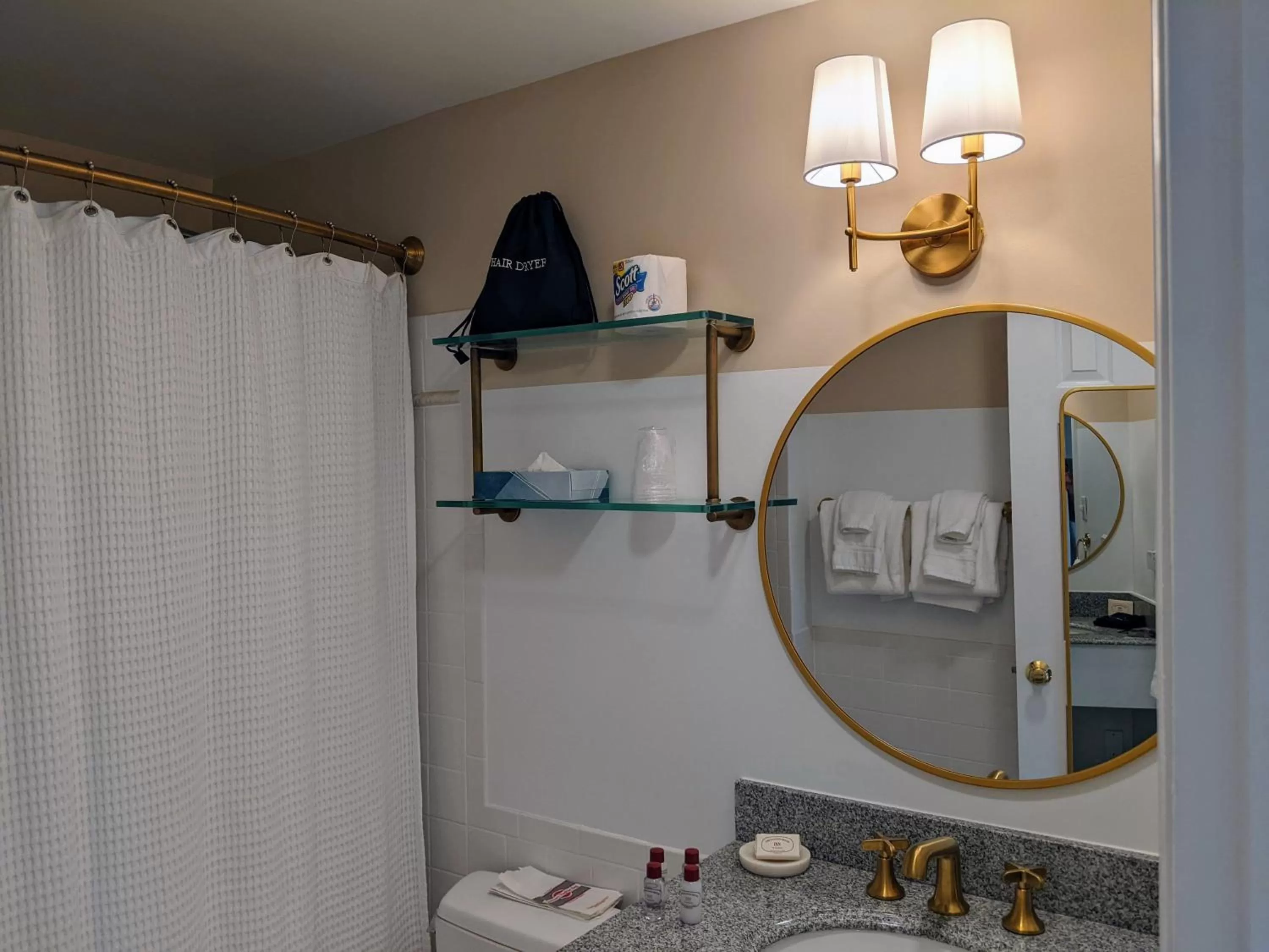 Bathroom in Stanton House Inn