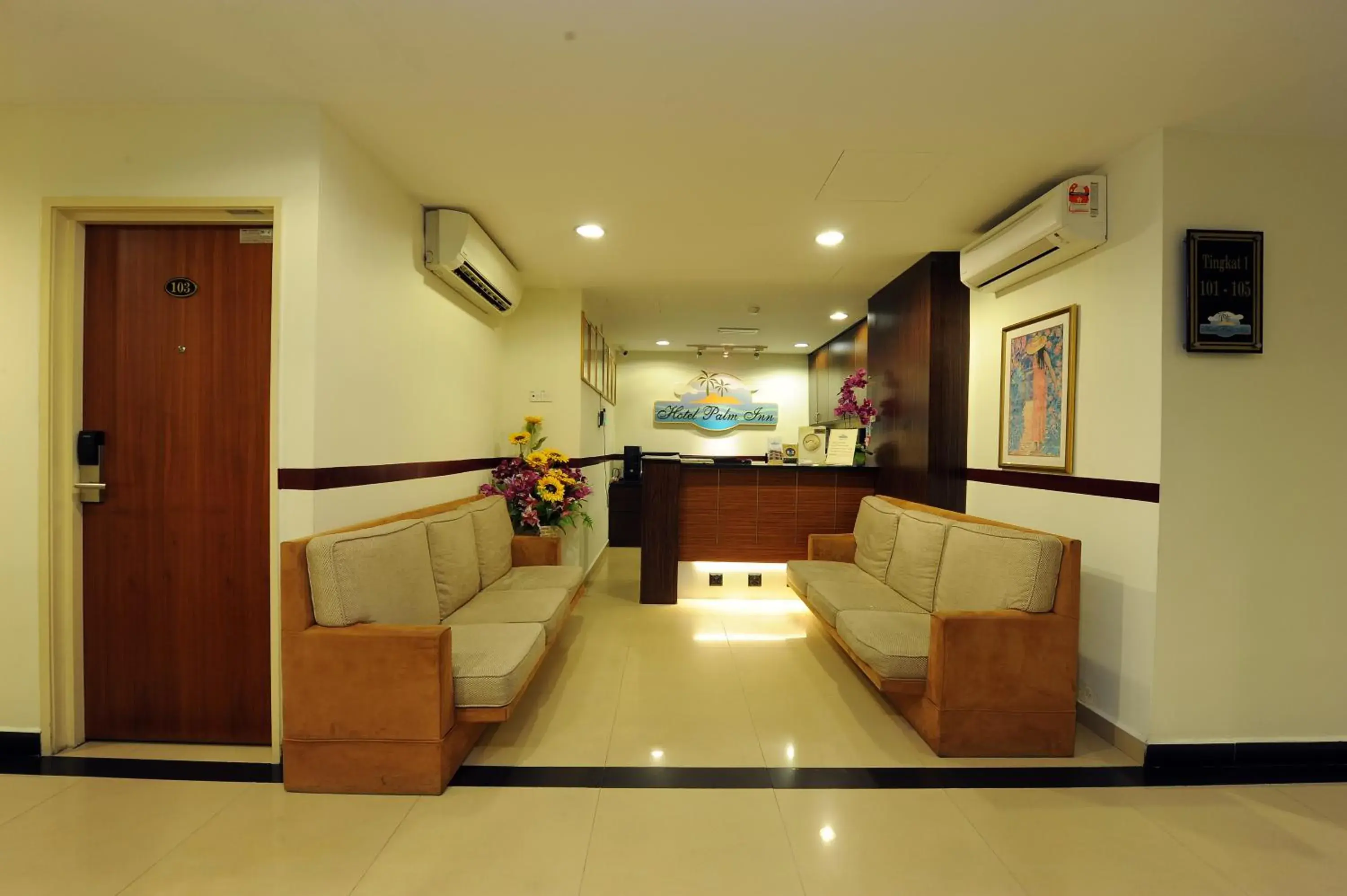 Lobby/Reception in Palm Inn Ampang Point