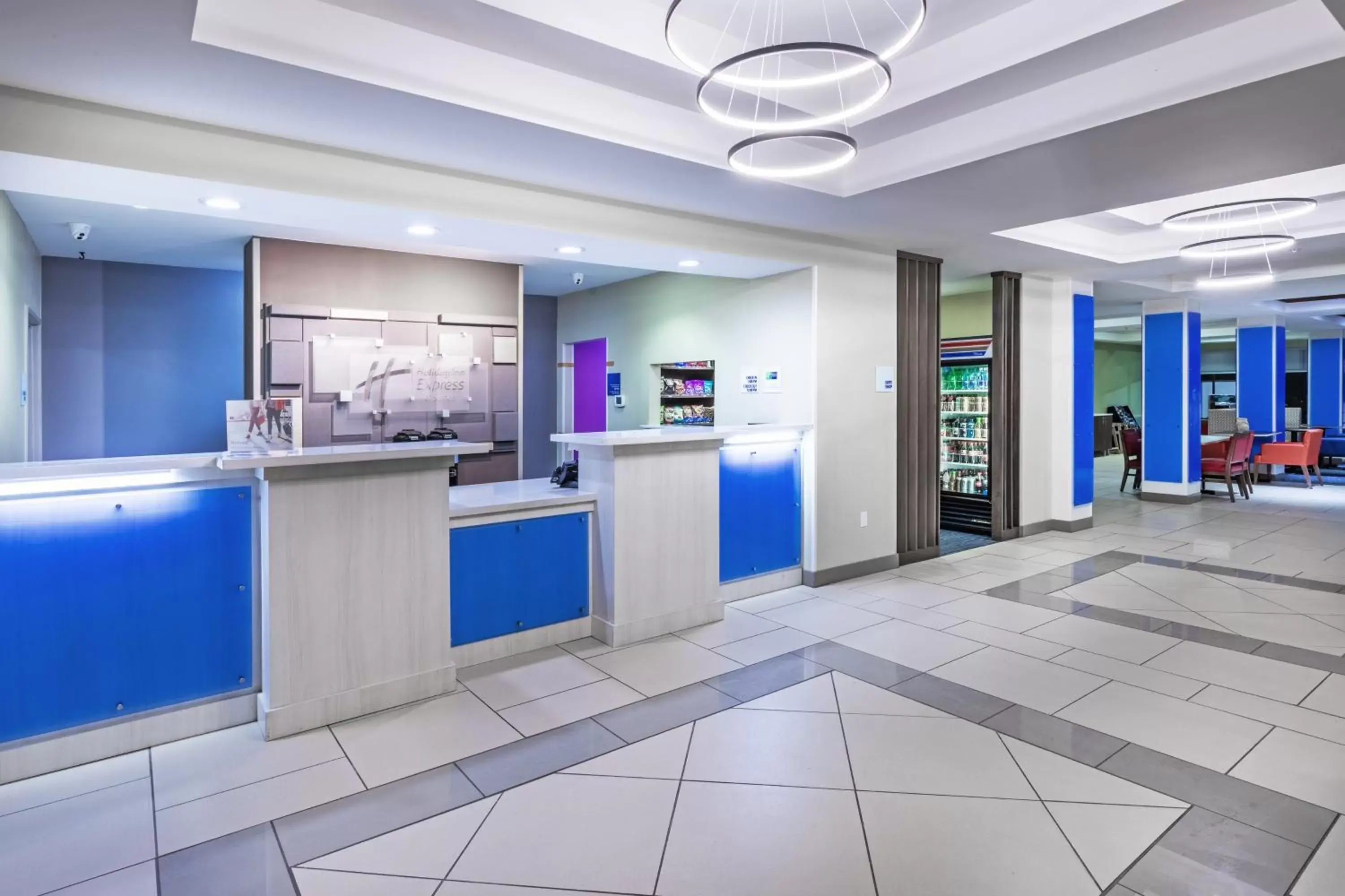 Property building, Kitchen/Kitchenette in Holiday Inn Express and Suites Pryor, an IHG Hotel