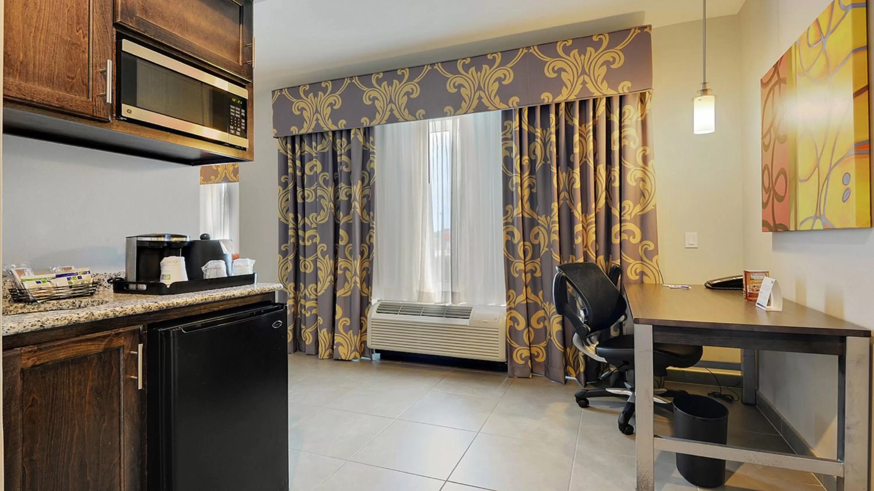 Photo of the whole room in Holiday Inn Express & Suites Gonzales by IHG