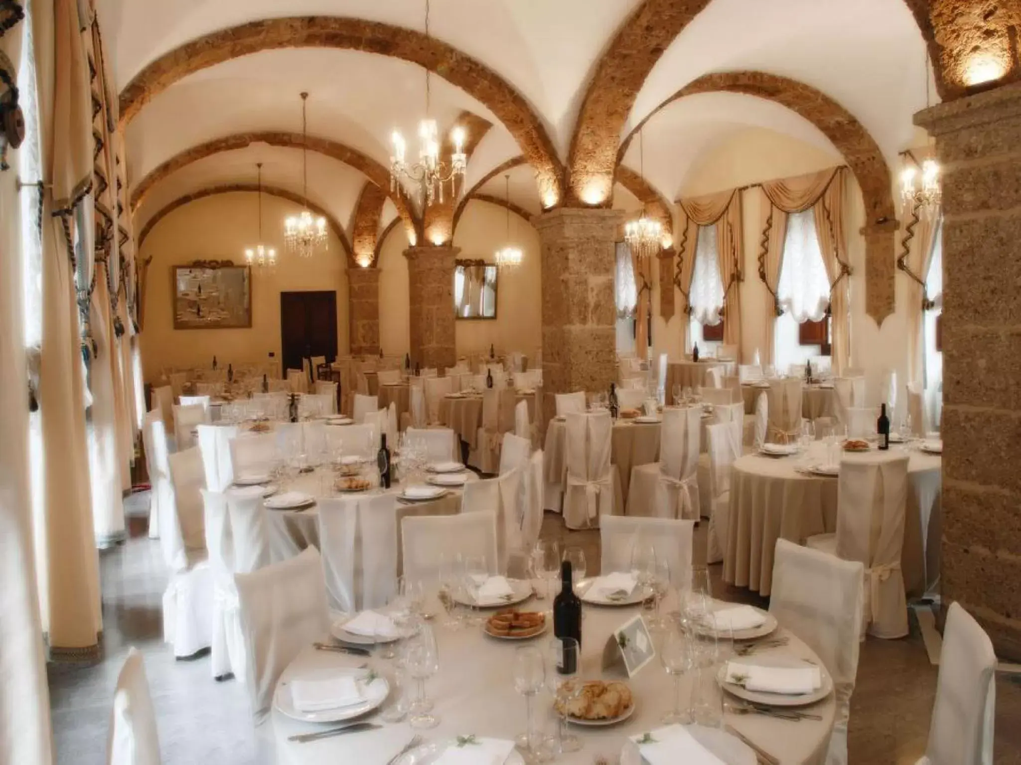 Banquet/Function facilities, Banquet Facilities in Hotel Il Cavalier D'Arpino