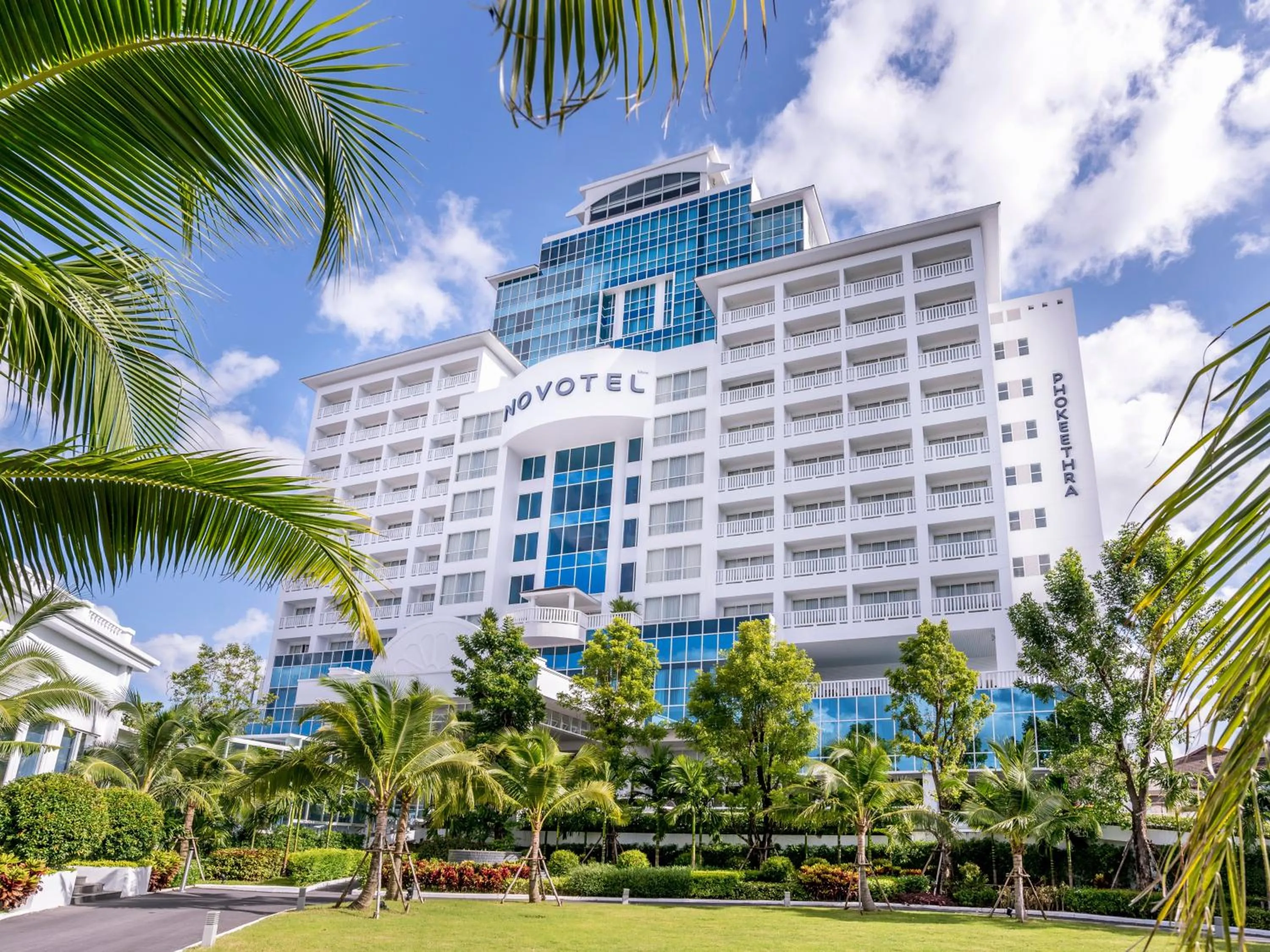 Property building in Novotel Phuket City Phokeethra