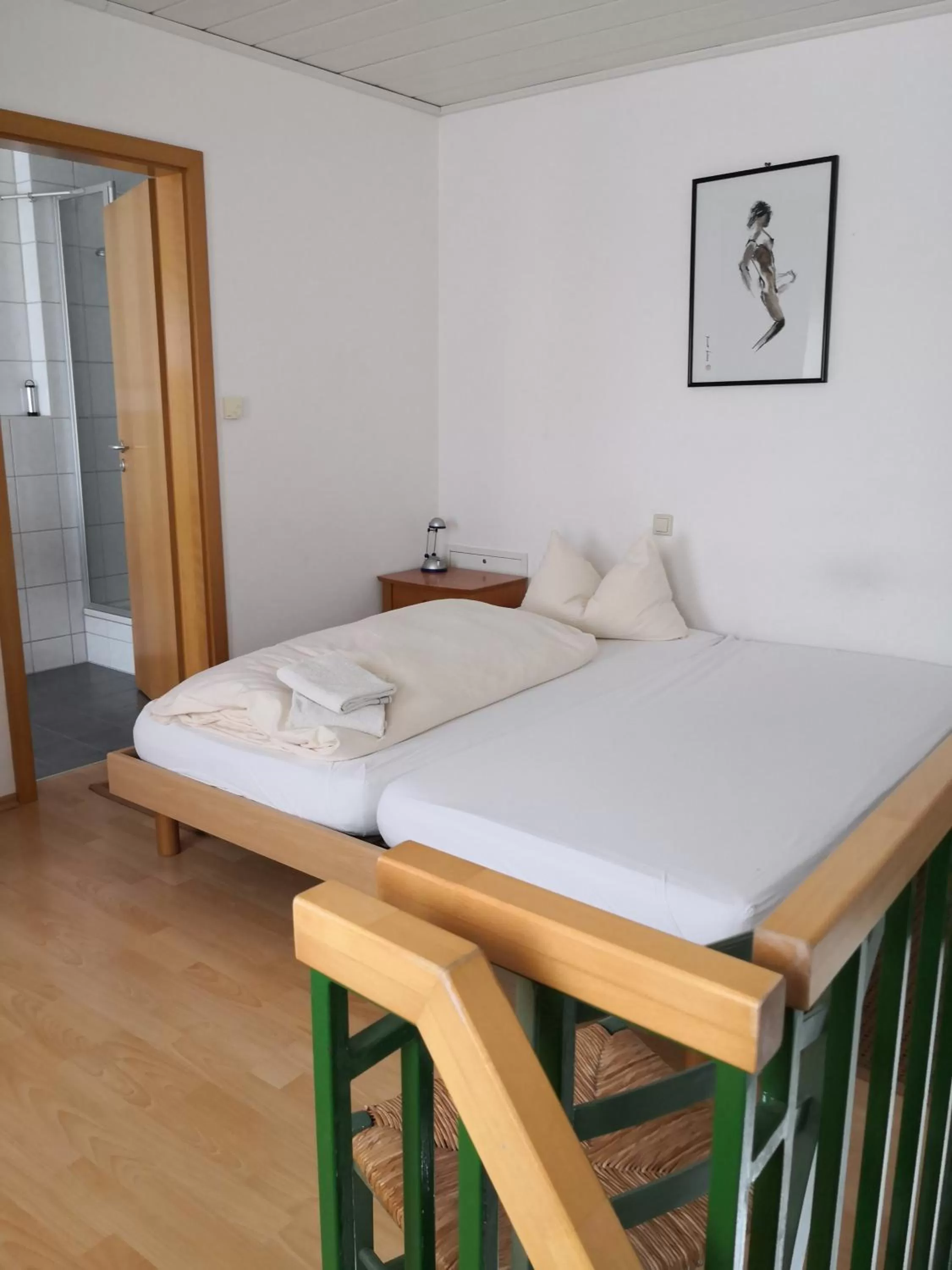 Bedroom, Bed in Gästehaus und Fewo Lamm Garni