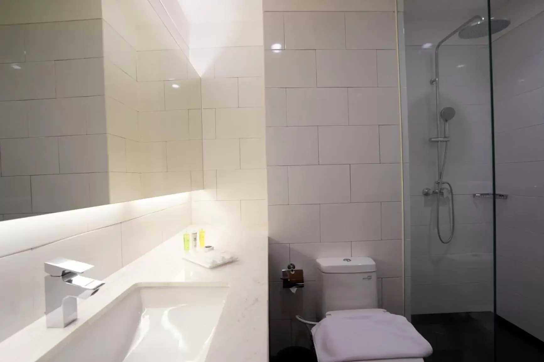 Shower, Bathroom in Veranda Serviced Residence Puri