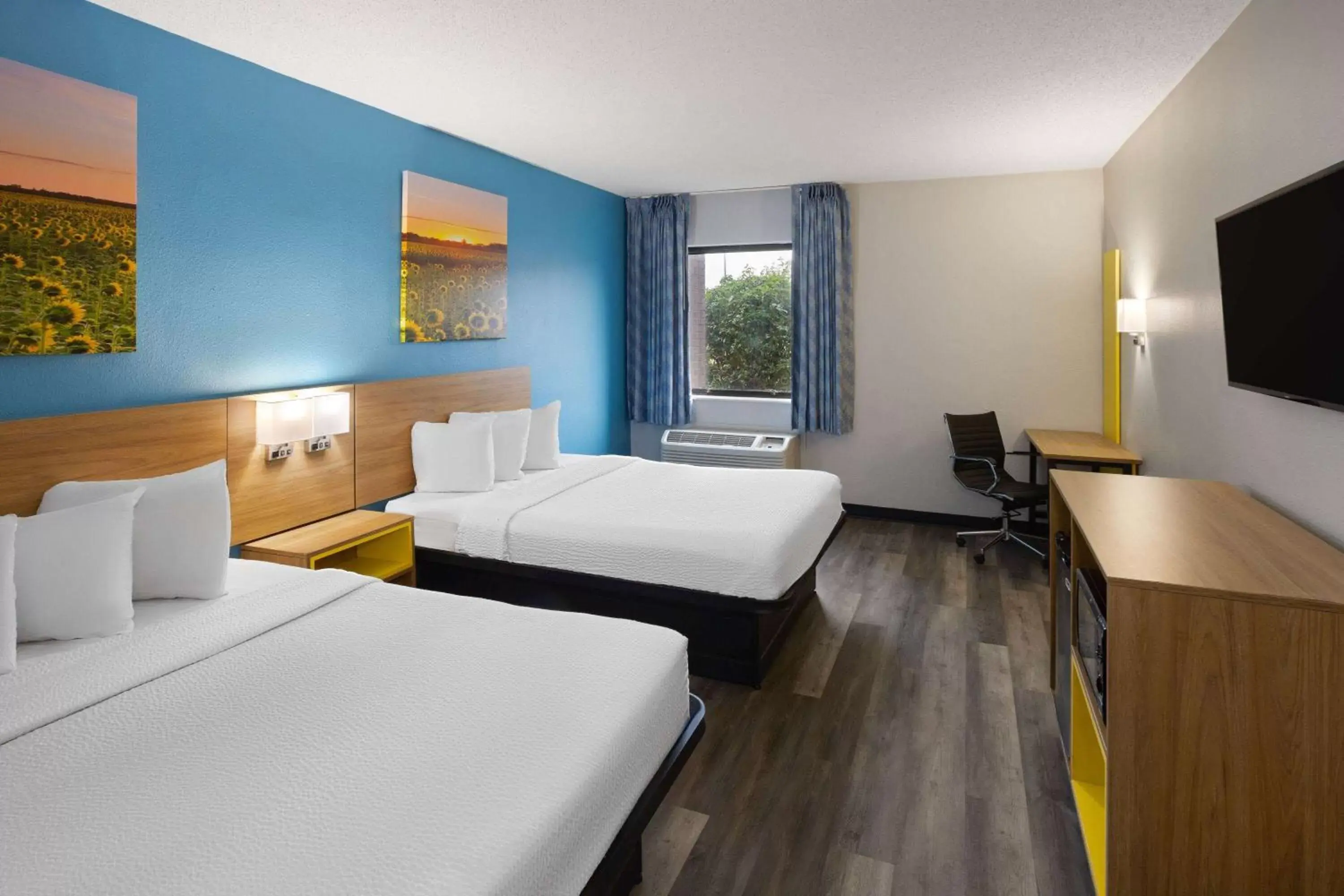 Photo of the whole room in Days Inn & Suites by Wyndham Northwest Indianapolis