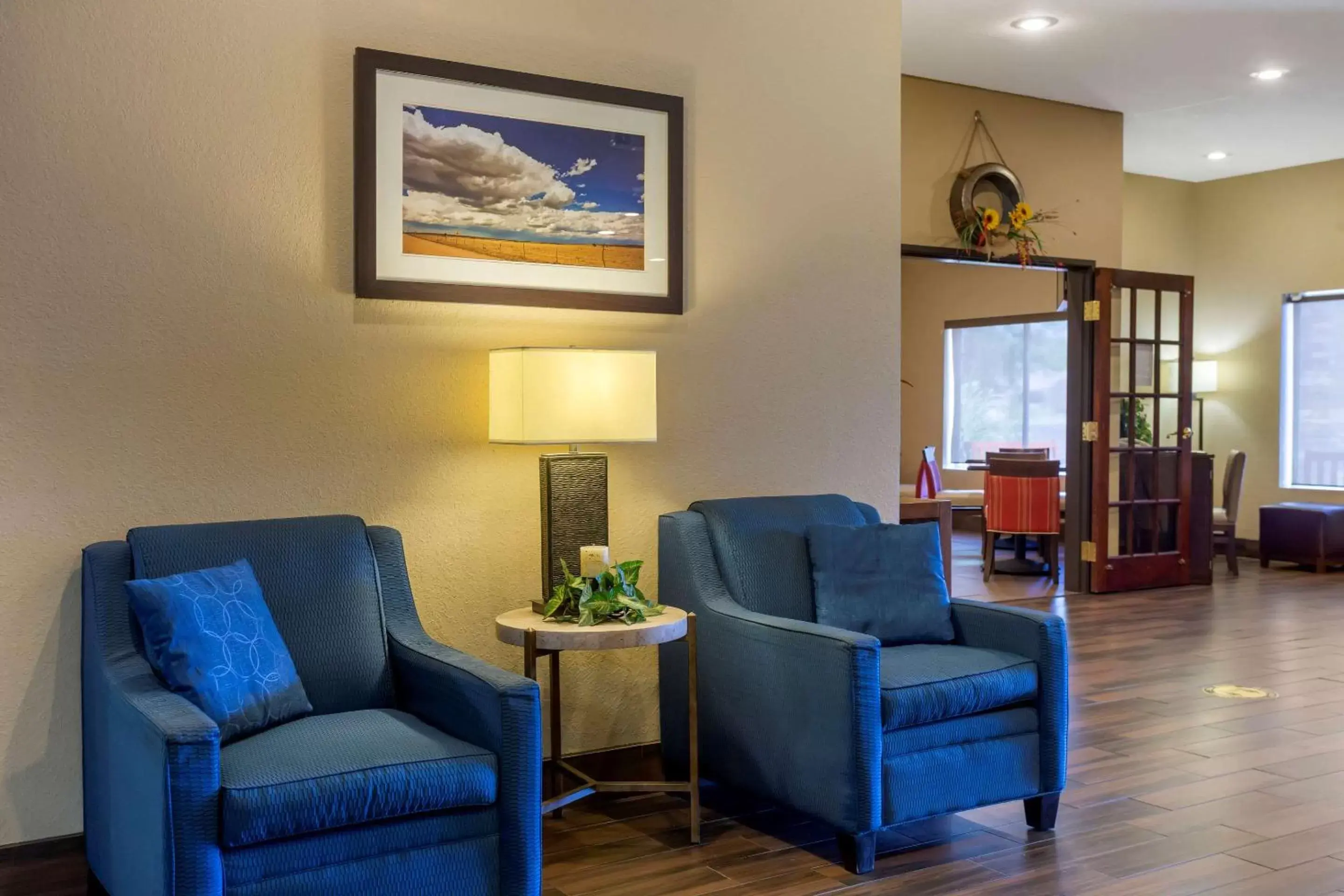 Lobby or reception, Seating Area in Comfort Inn & Suites Pittsburg