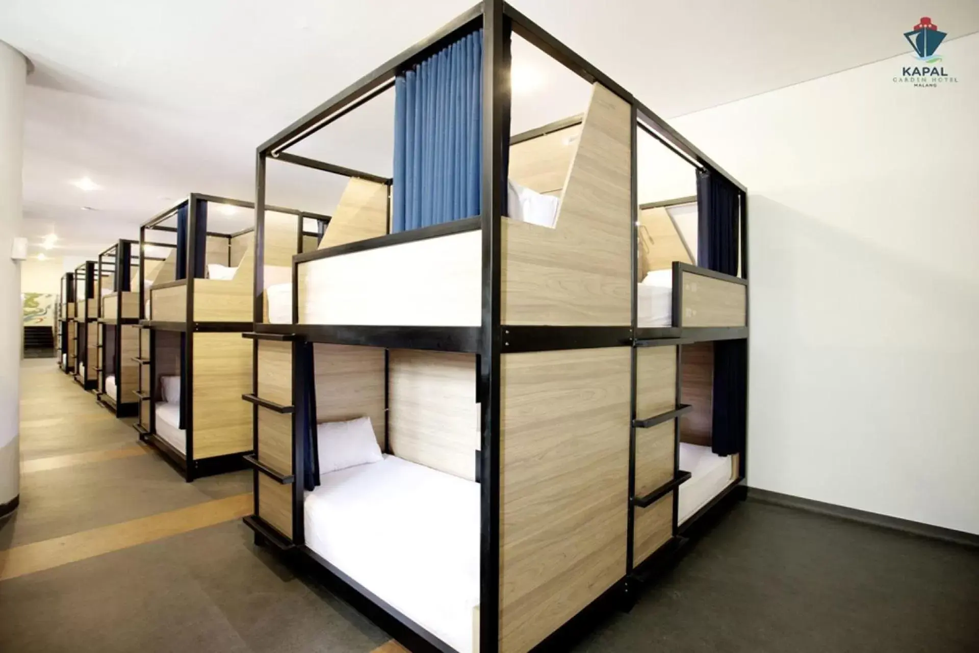 Bed, Bunk Bed in Kapal Garden Hotel Malang