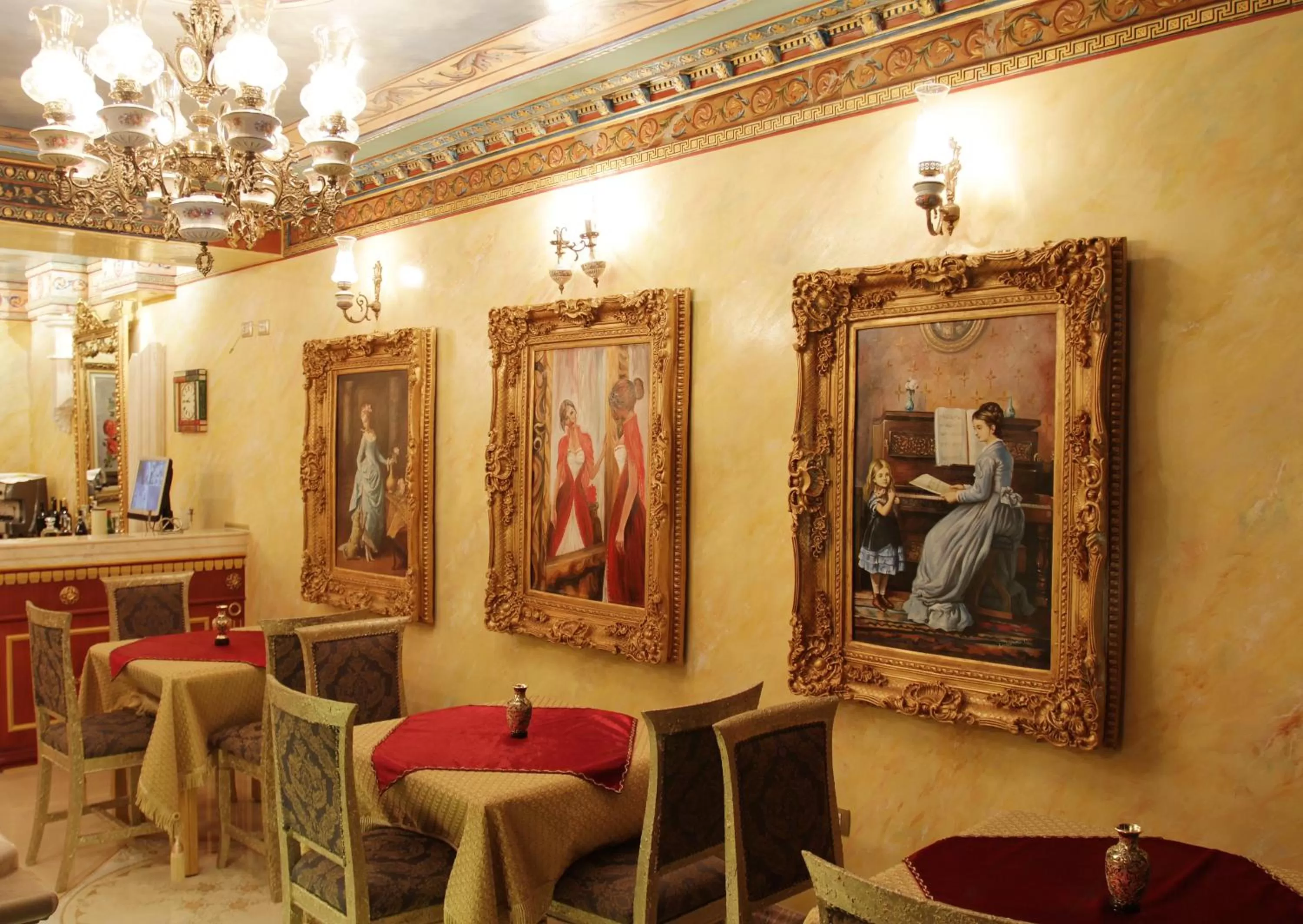 Restaurant/places to eat in Hotel Villa Fernando Tirana