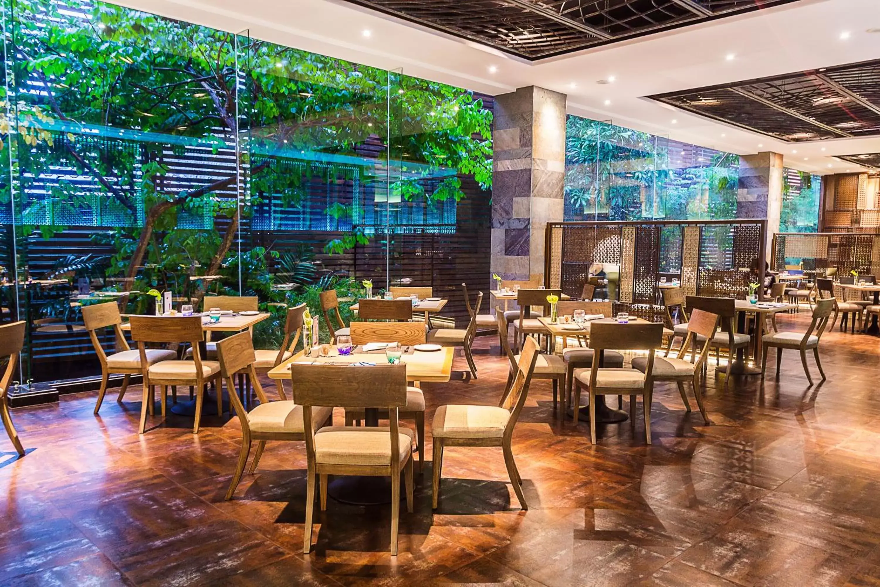 Restaurant/Places to Eat in Swissotel Bangkok Ratchada