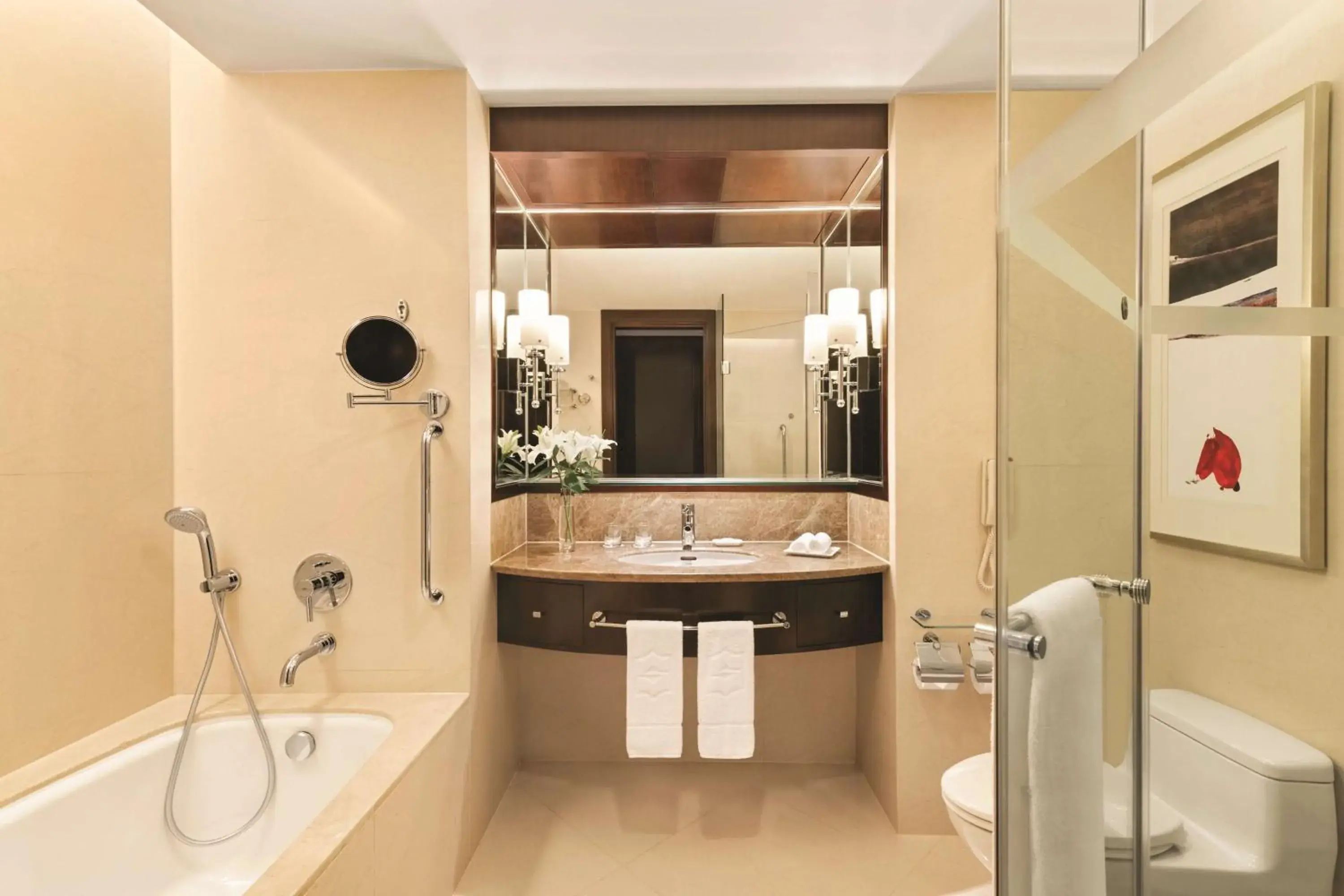 Photo of the whole room, Bathroom in Shangri-La Hotel Xi'an