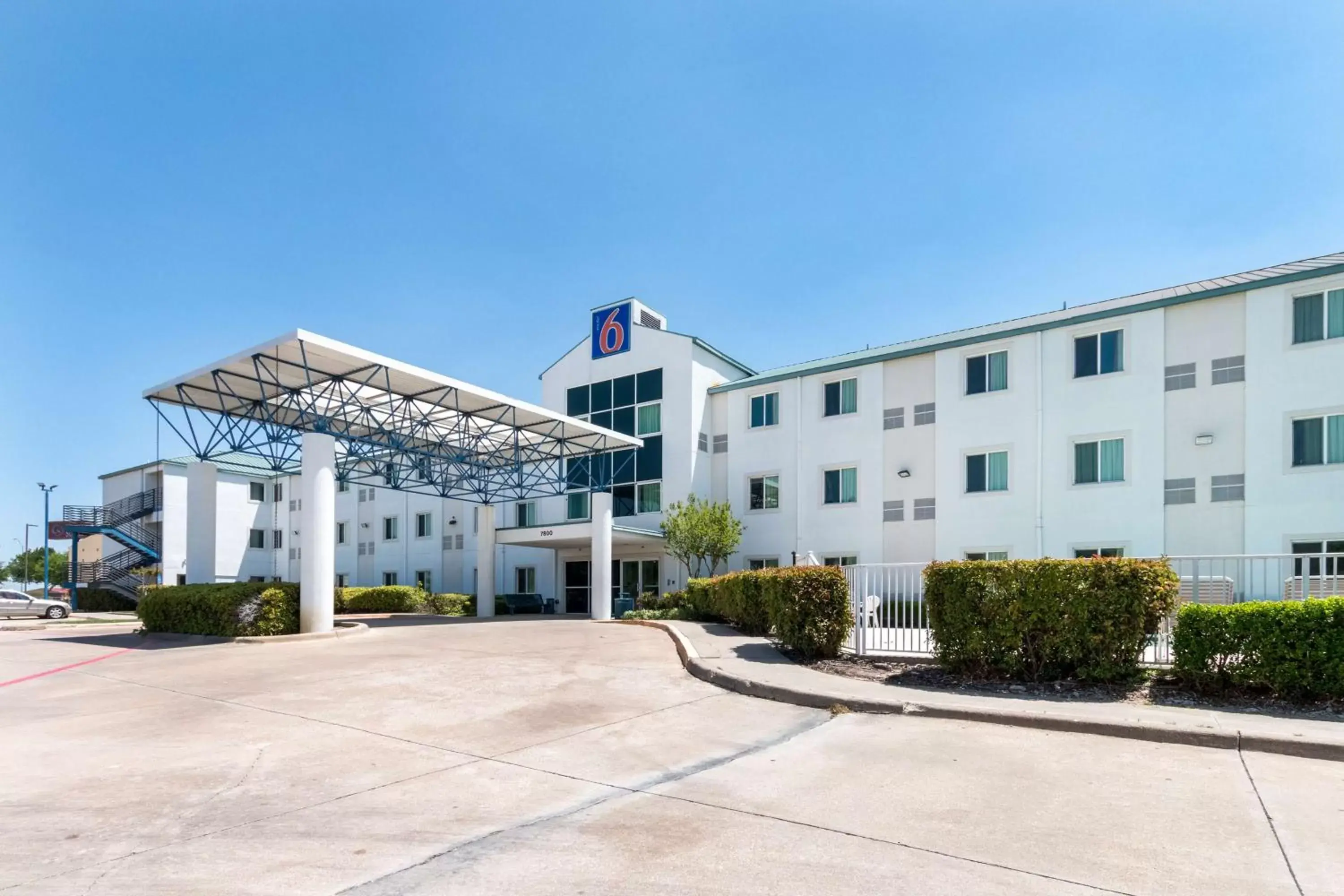 Property building in Motel 6-Irving, TX - DFW Airport North Property building in Motel 6-Irving, TX - DFW Airport North