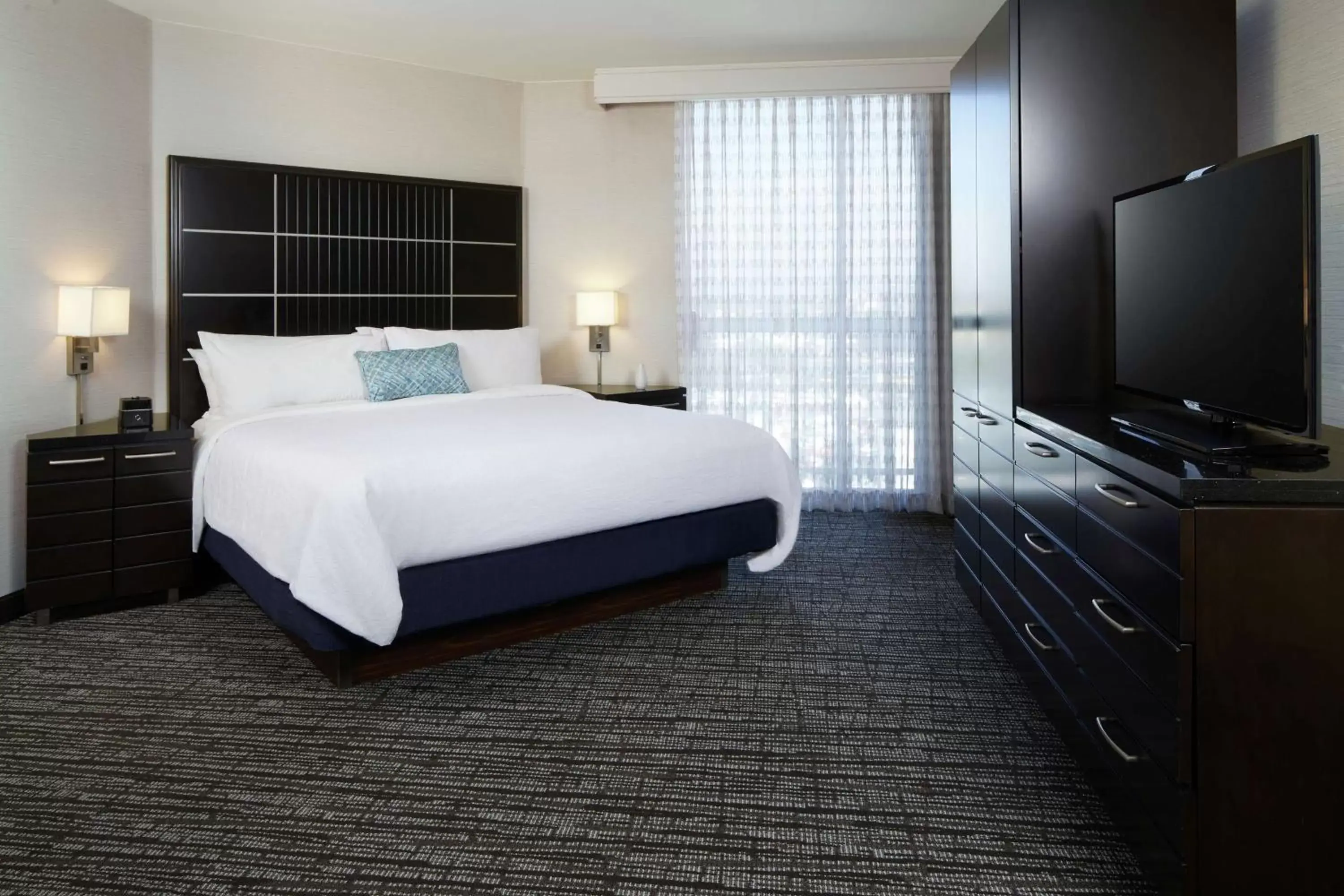 Bedroom, Bed in Embassy Suites Los Angeles - International Airport/North