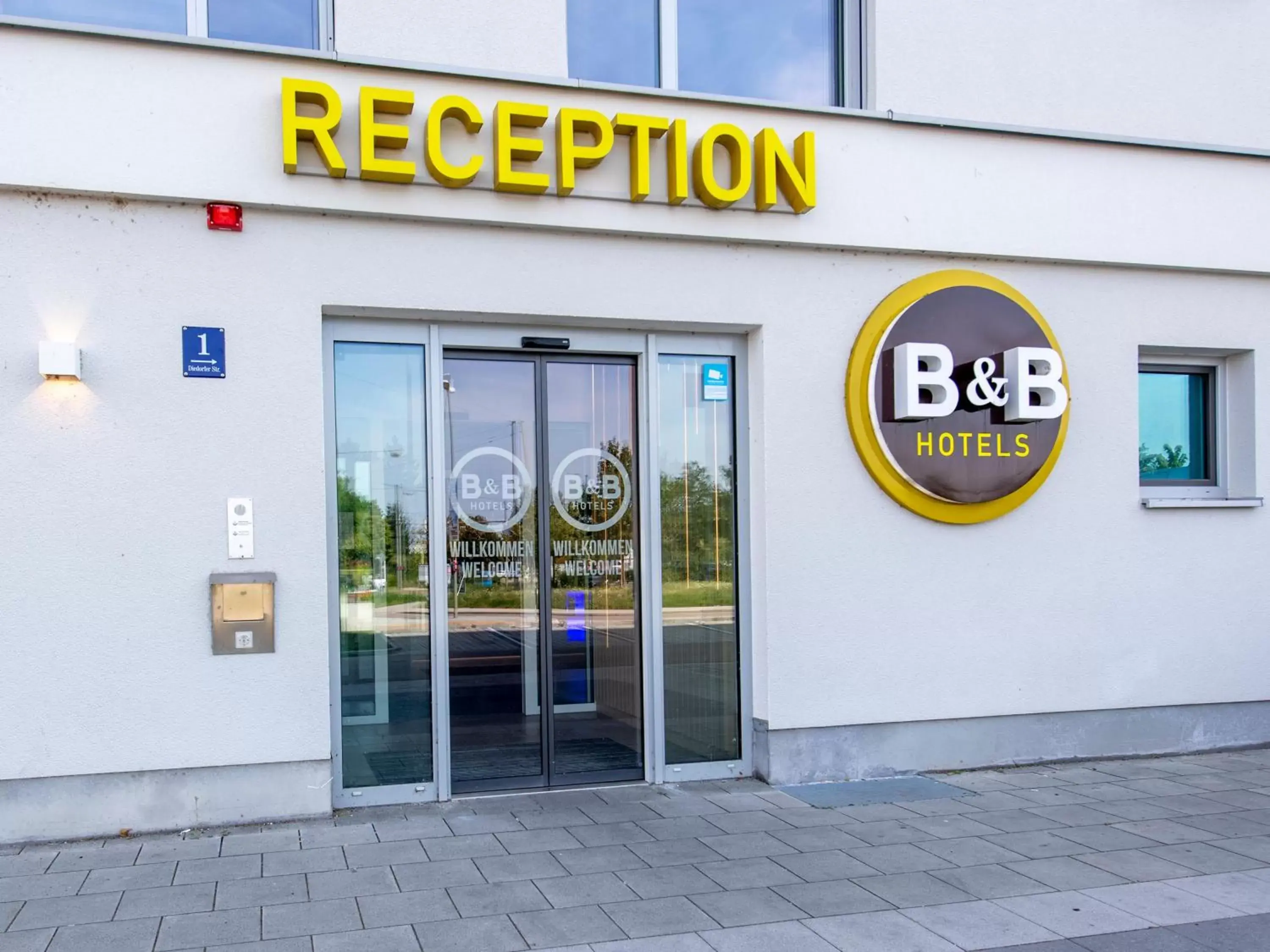 Property building in B&B Hotel Augsburg-Nord