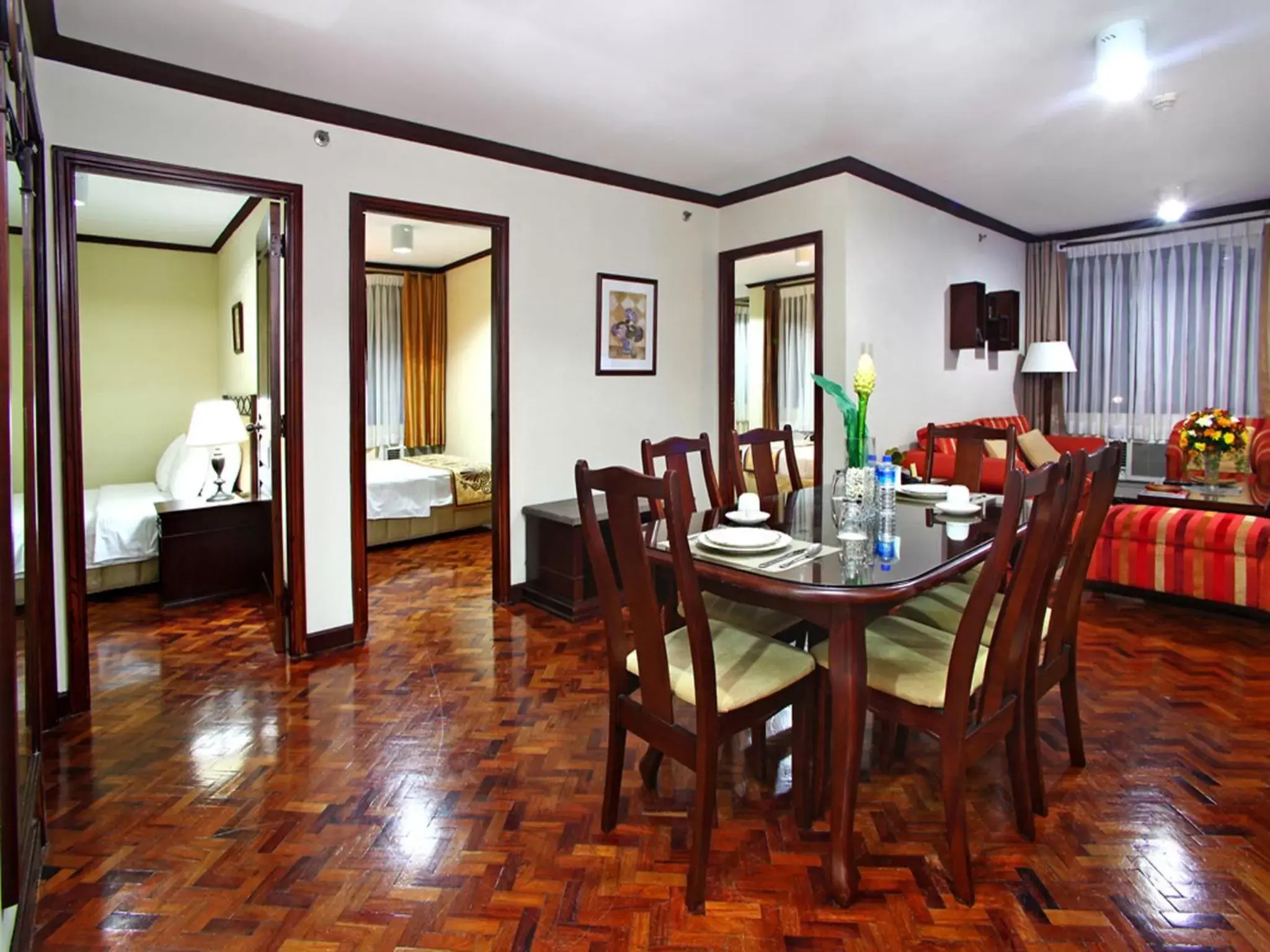 Living room, Restaurant/Places to Eat in Parque España Residence Hotel Managed by HII
