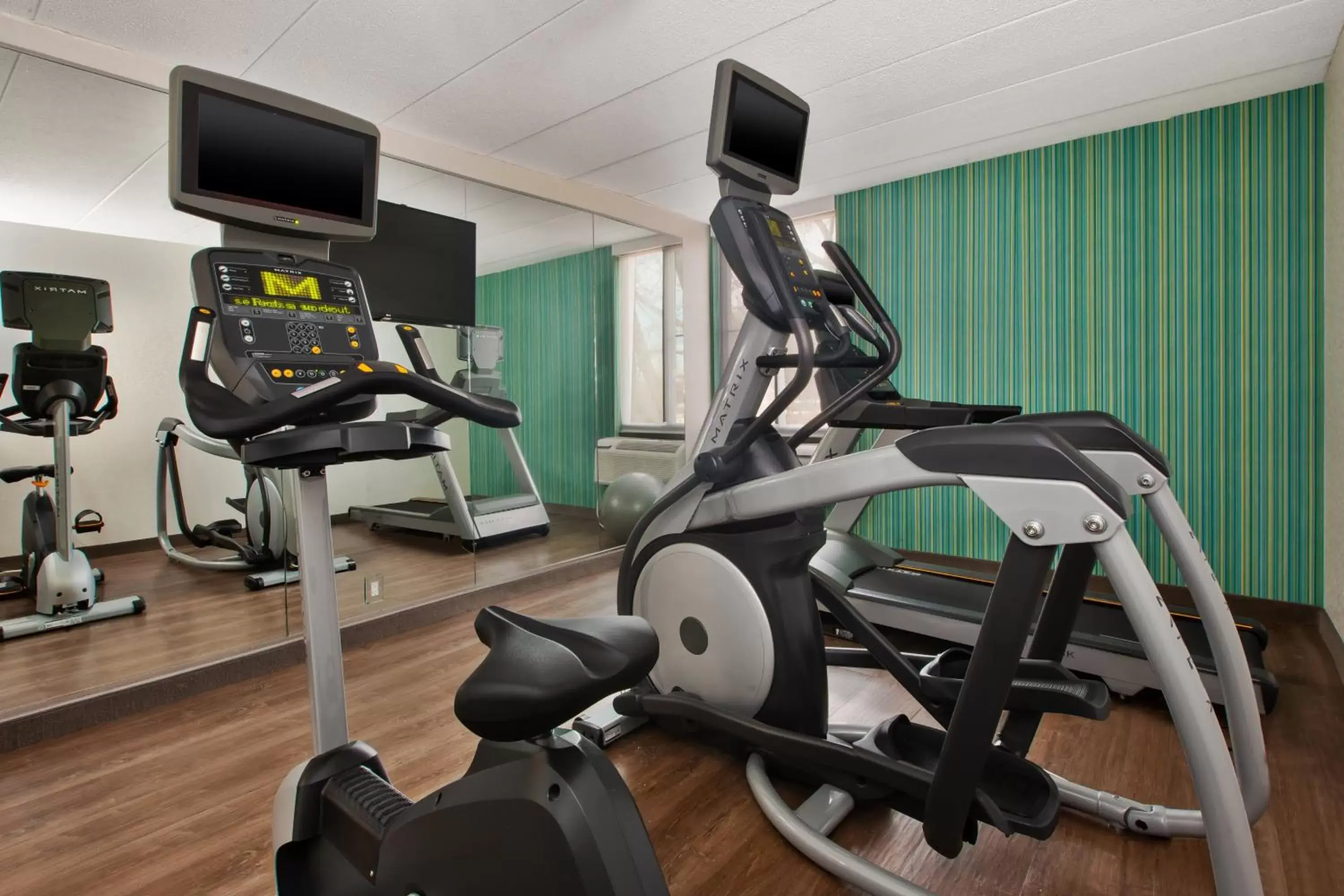 Fitness centre/facilities, Fitness Center/Facilities in Holiday Inn Express Fairfax-Arlington Boulevard, an IHG Hotel