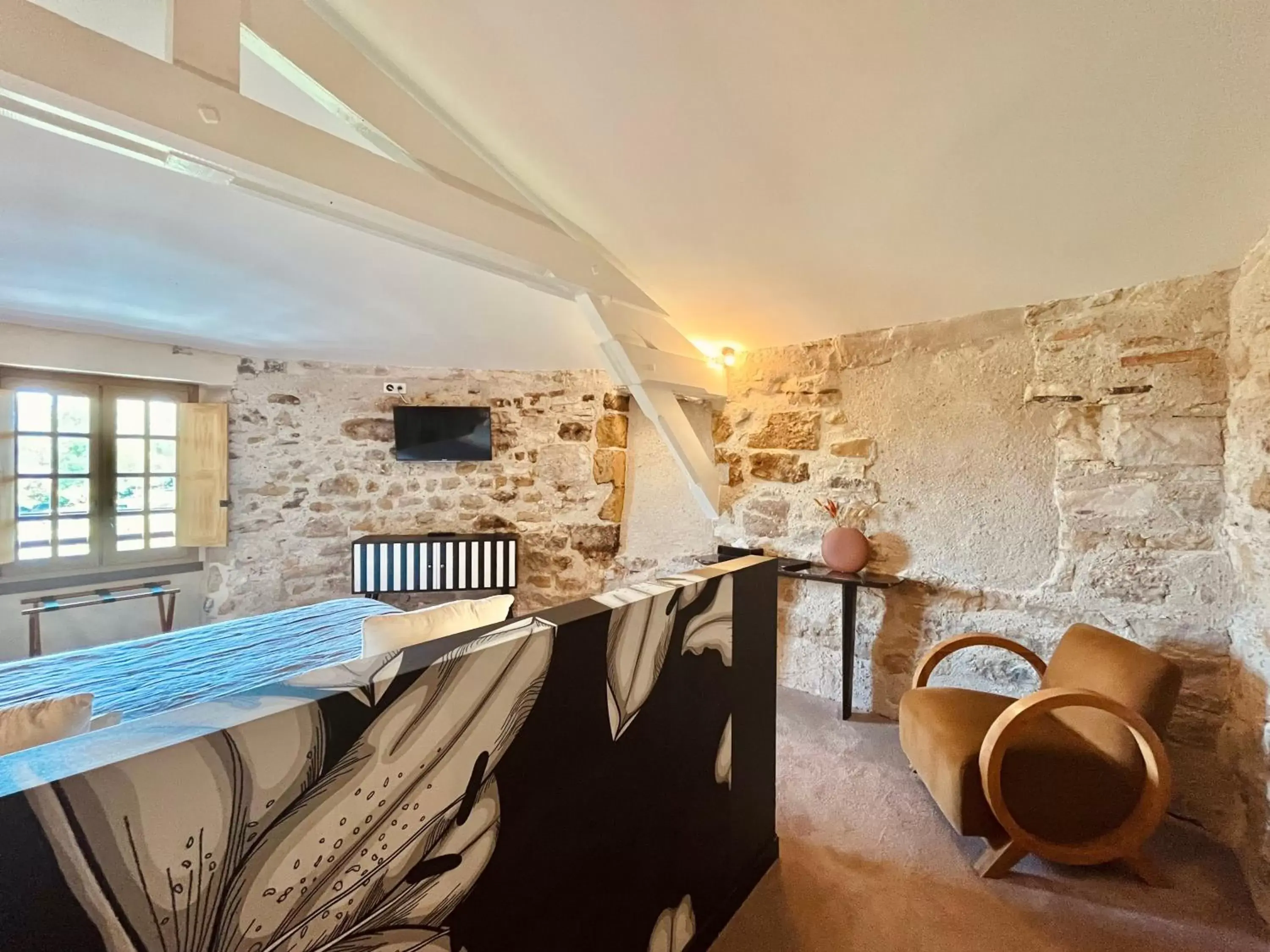 Bedroom in Hôtel des Basses Pyrénées - Bayonne