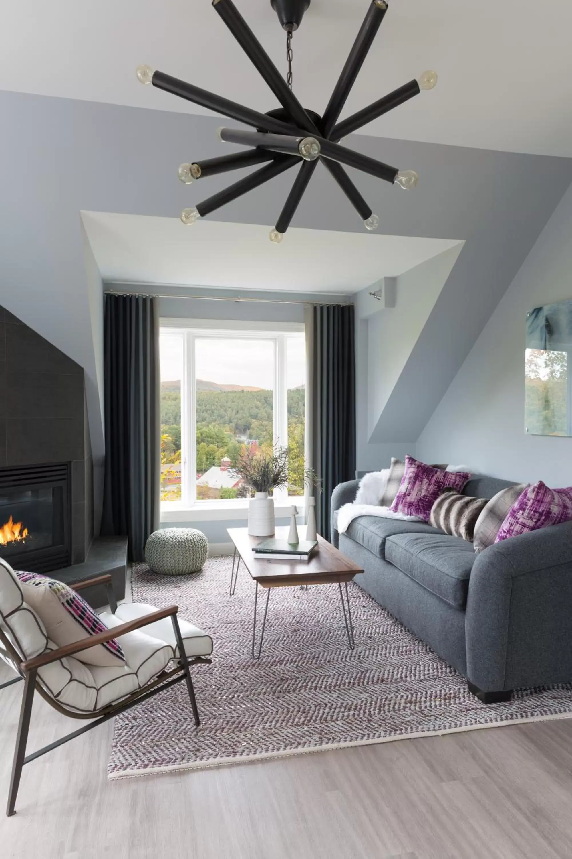 Living room, Seating Area in Field Guide Lodge