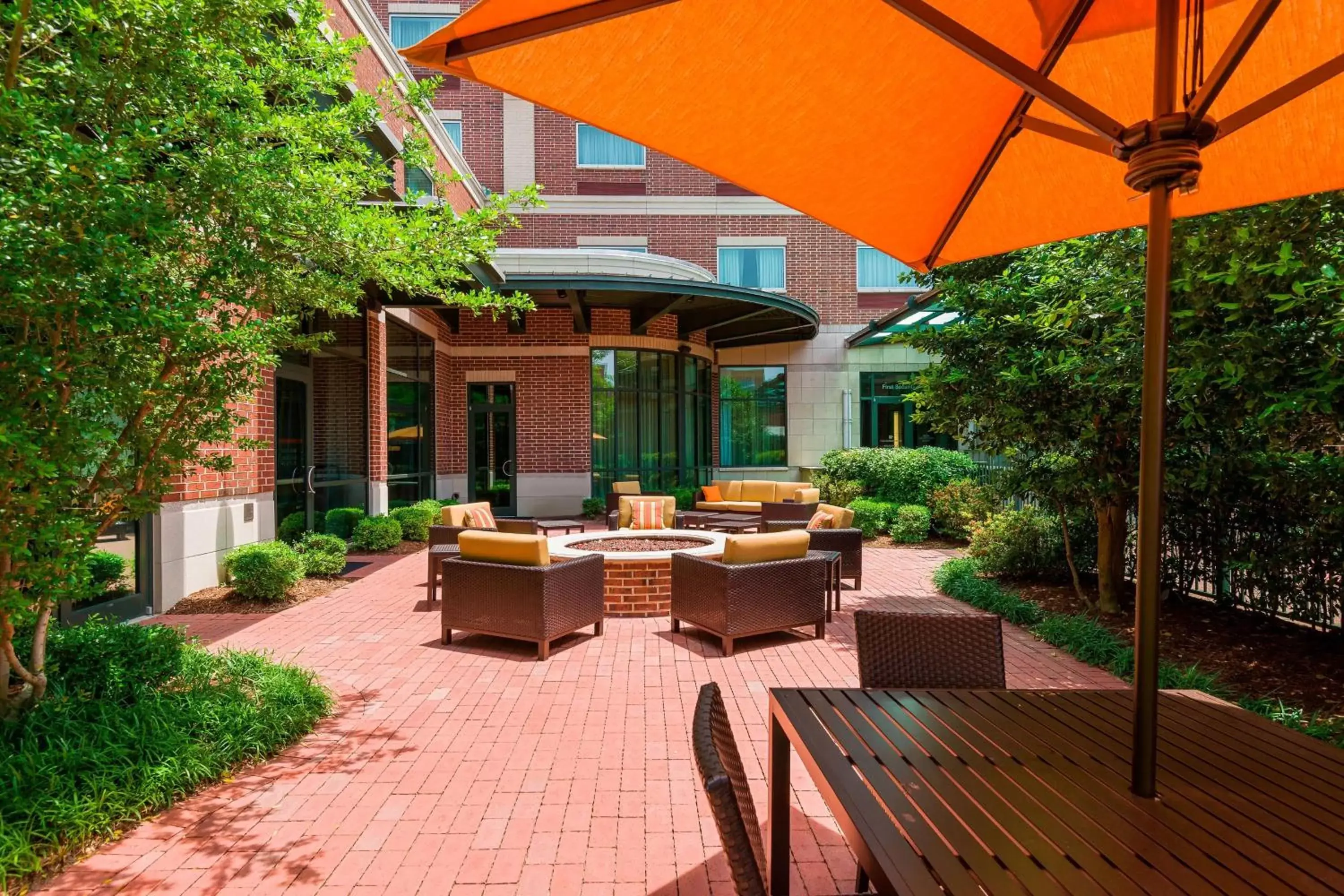 Property building in Courtyard by Marriott Little Rock Downtown