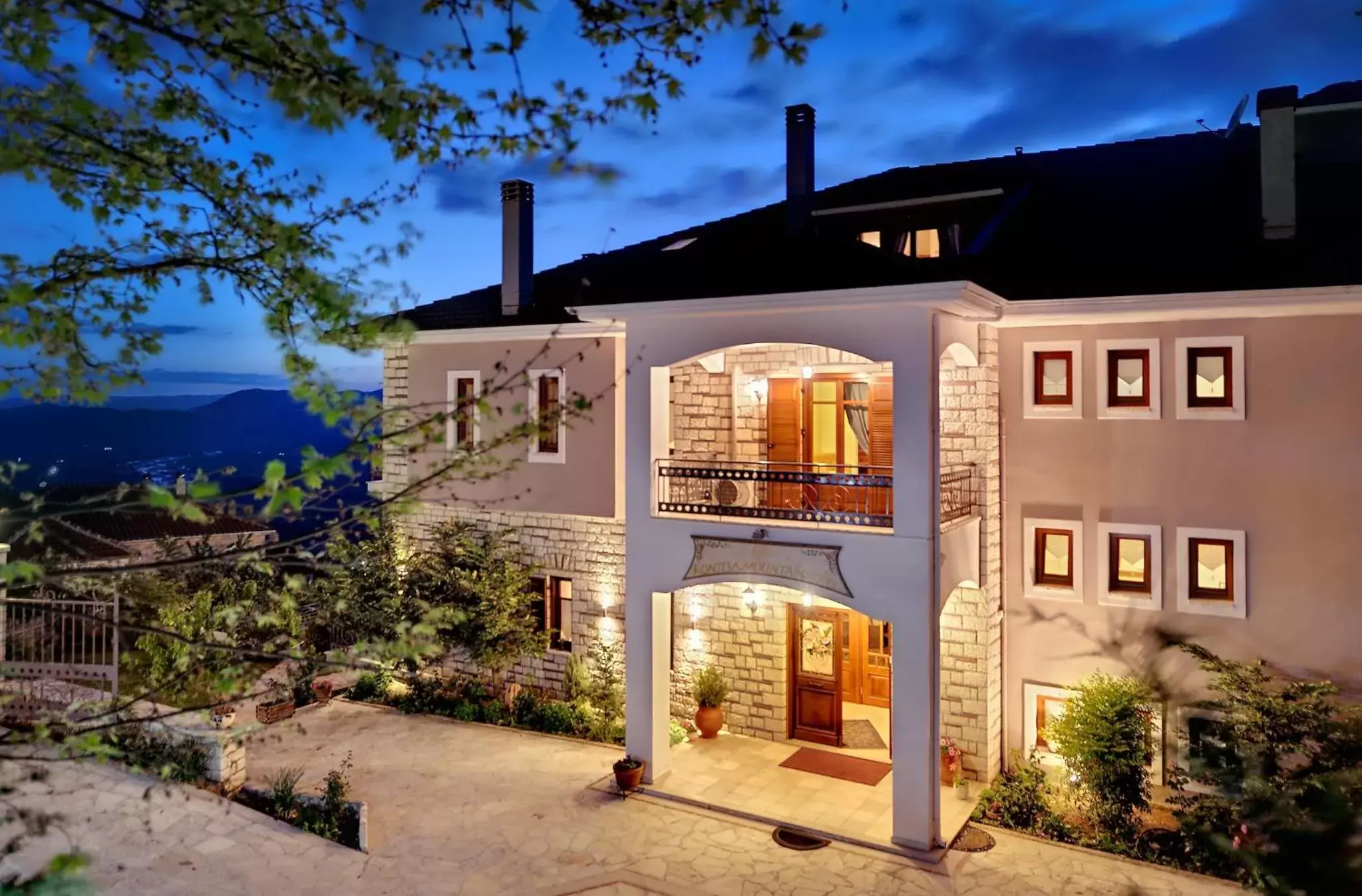 Facade/entrance in Konitsa Mountain Hotel