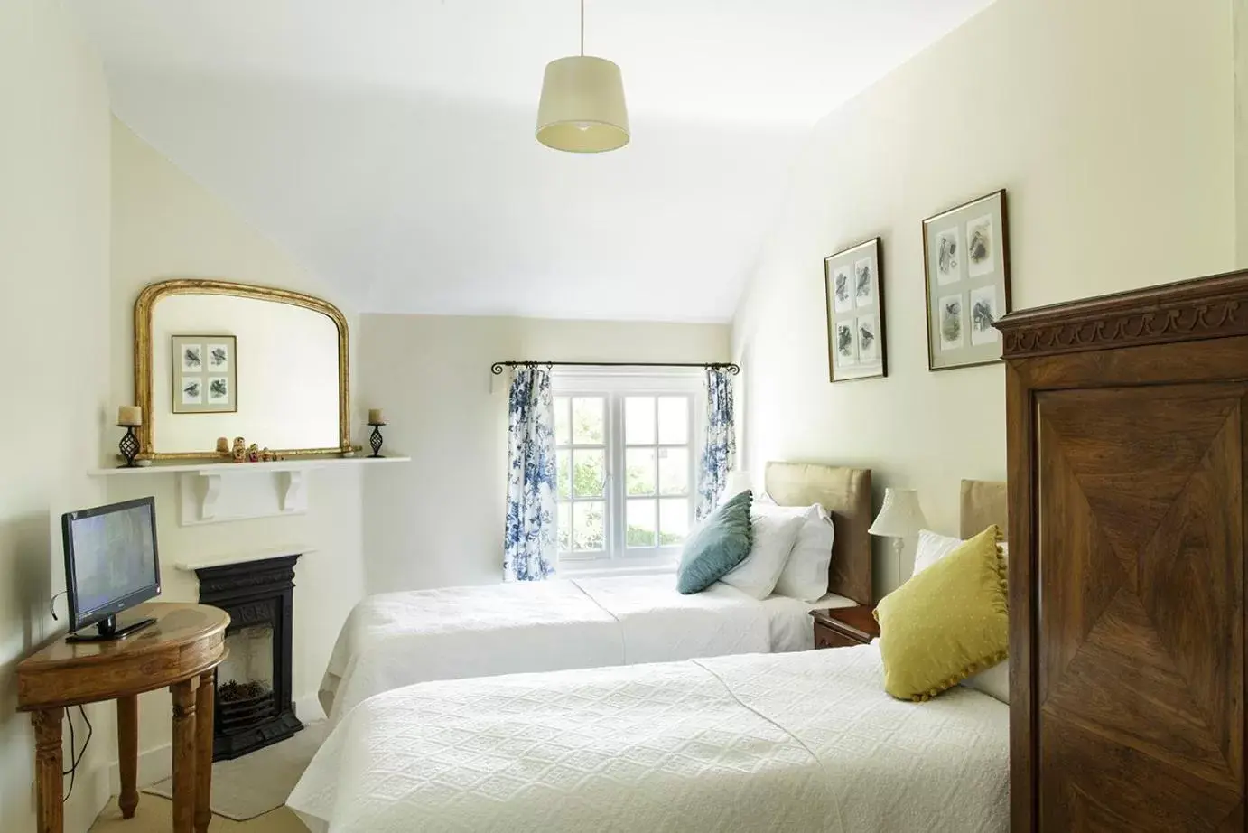 Double or Twin Room with Private Bathroom in Church Farm B&B near Telford and Ironbridge Double or Twin Room with Private Bathroom in Church Farm B&B near Telford and Ironbridge