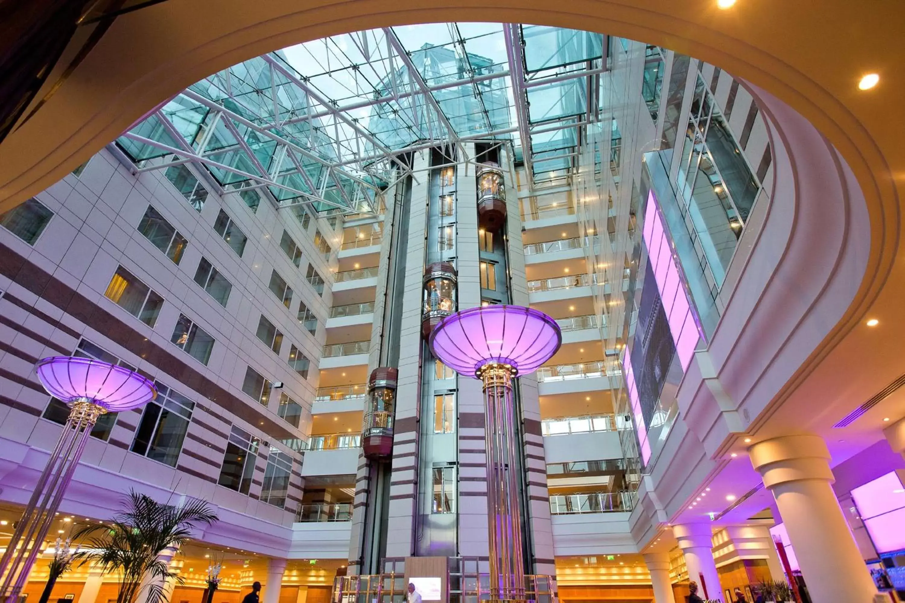 Lobby or reception in Hilton Paris Charles De Gaulle Airport