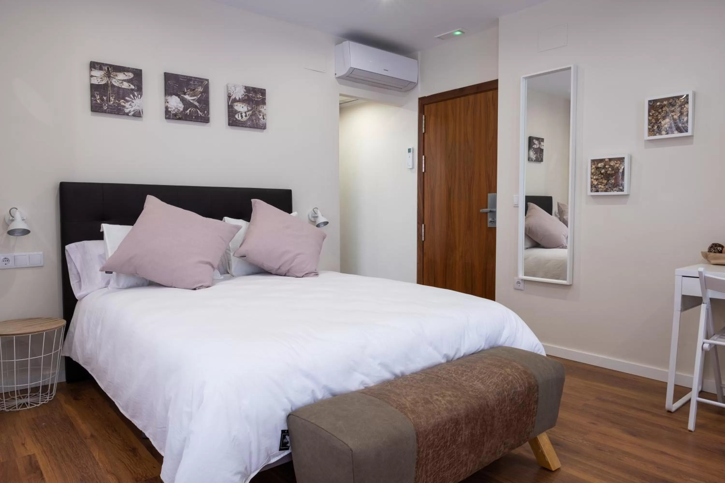 Bed in Hotel Bienvenidos Rooms Xàtiva