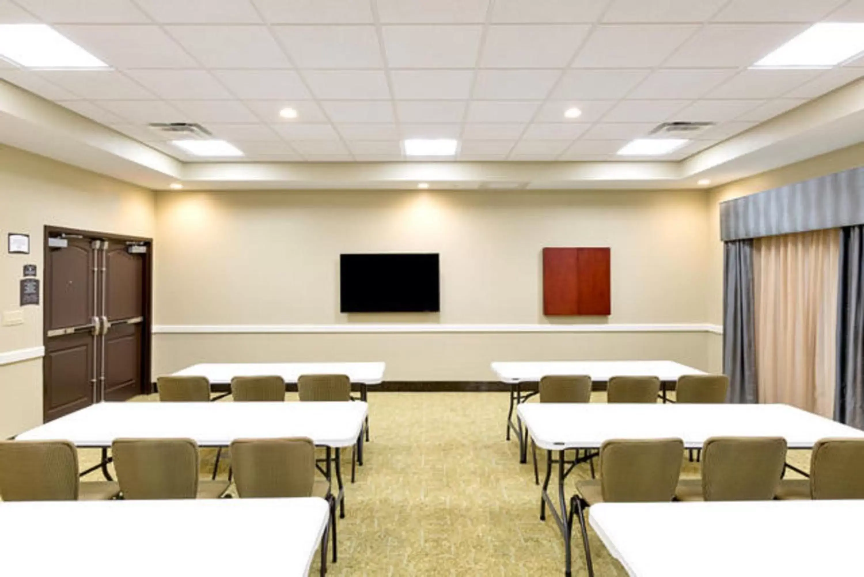 Meeting/conference room in Staybridge Suites College Station, an IHG Hotel