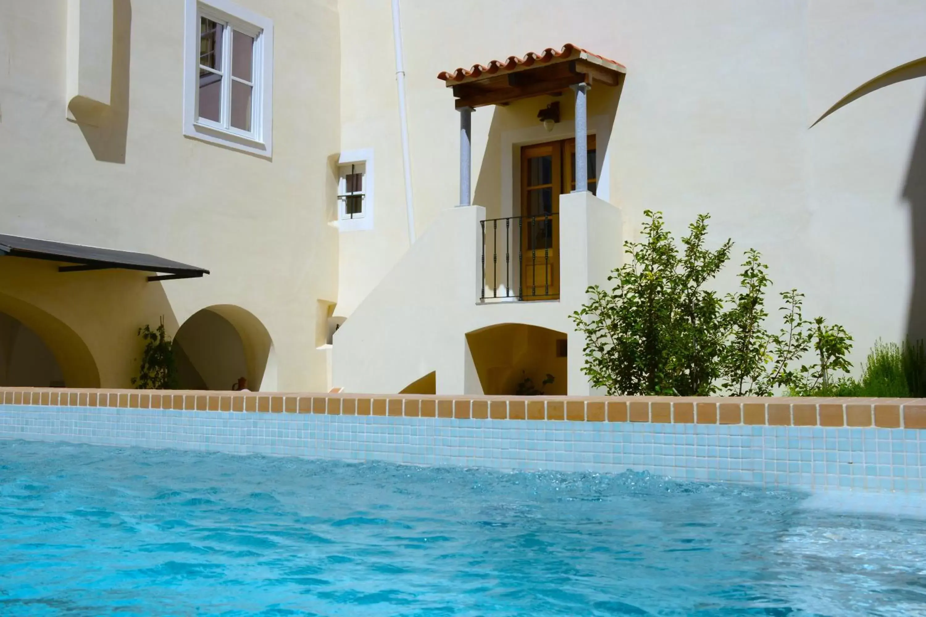 Property building, Swimming Pool in Casa Morgado Esporao