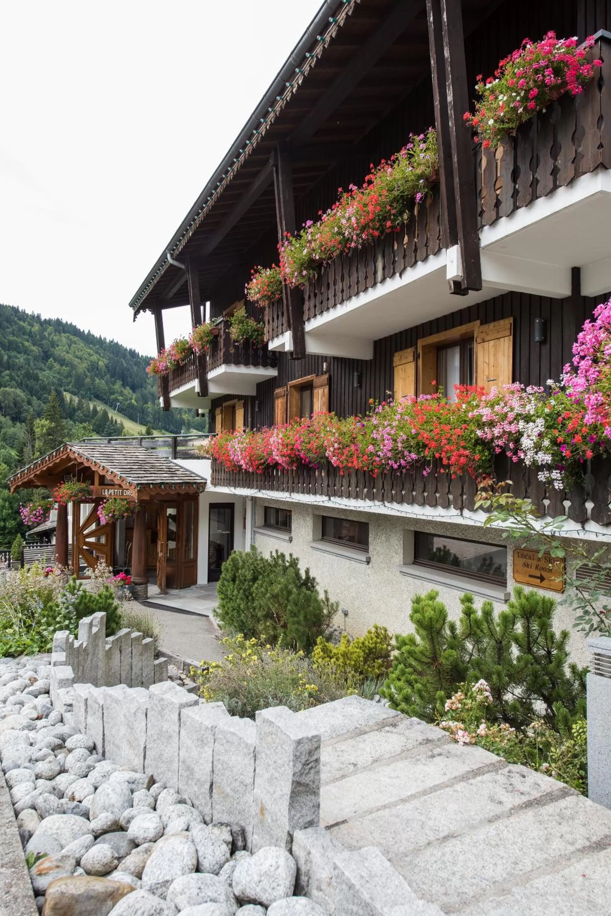 Facade/entrance in Hotel le Petit Dru