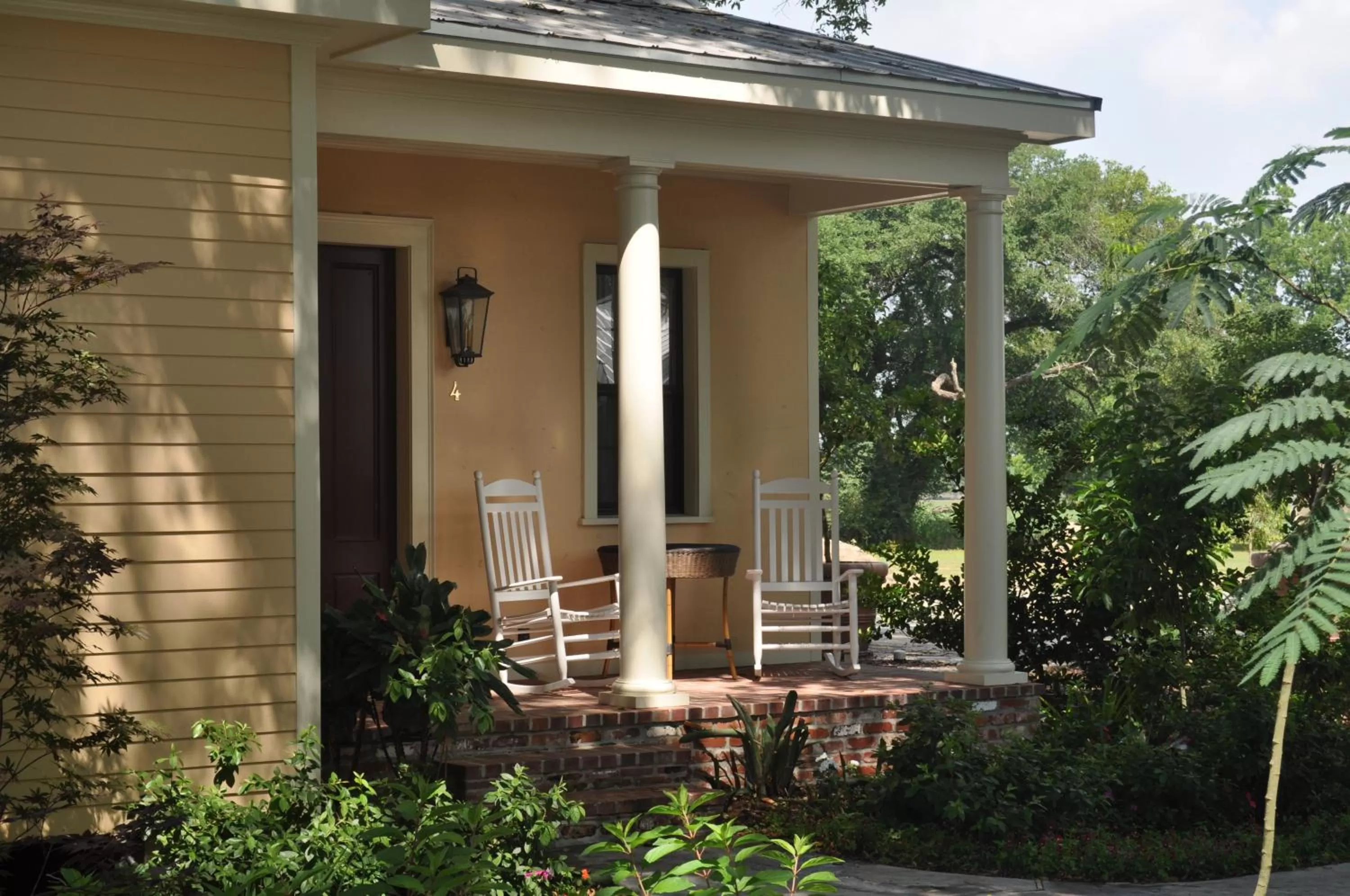 Patio in The Inn at Houmas House Estate