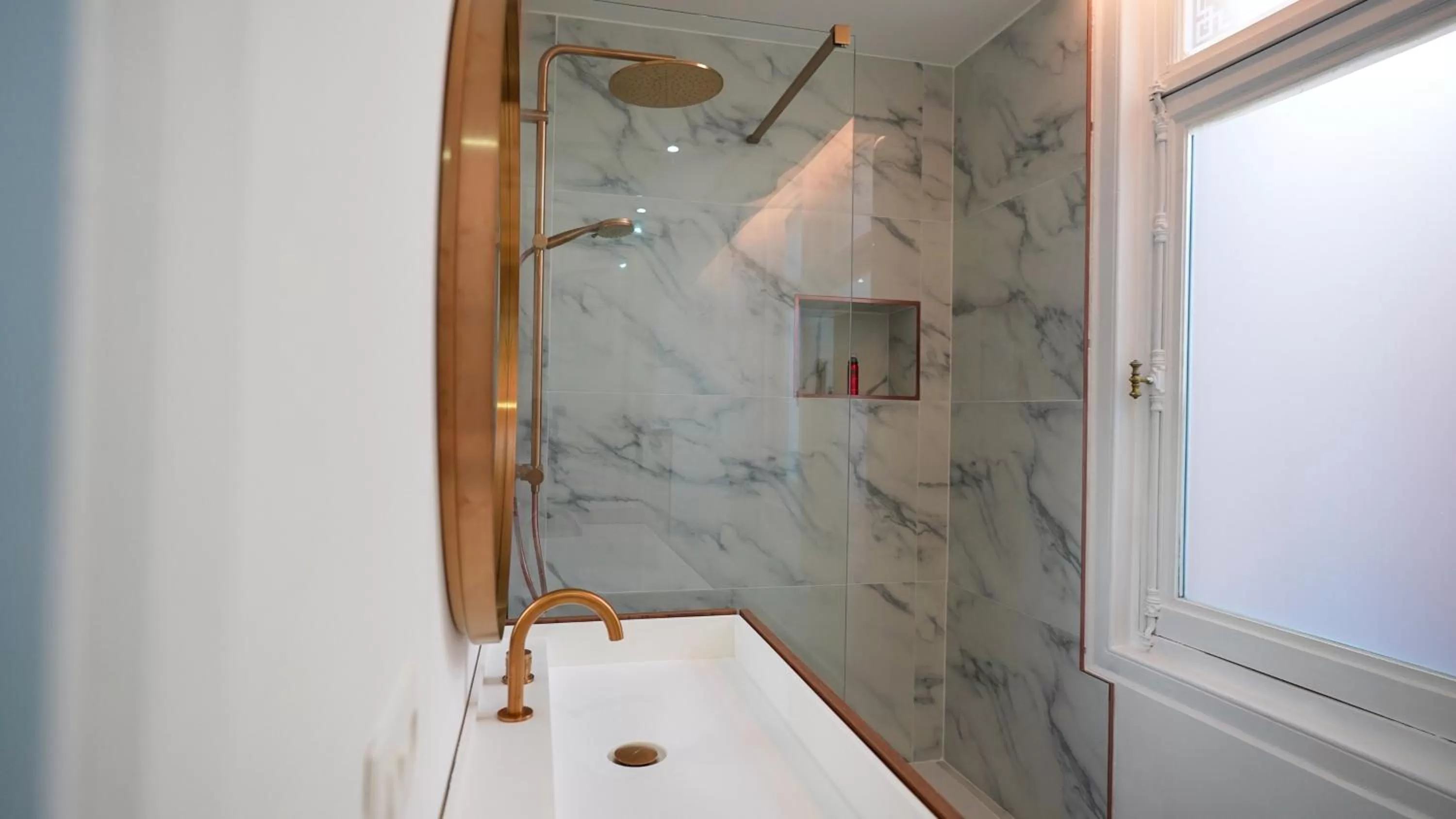 Shower in Hotel de Maître de Vaughan