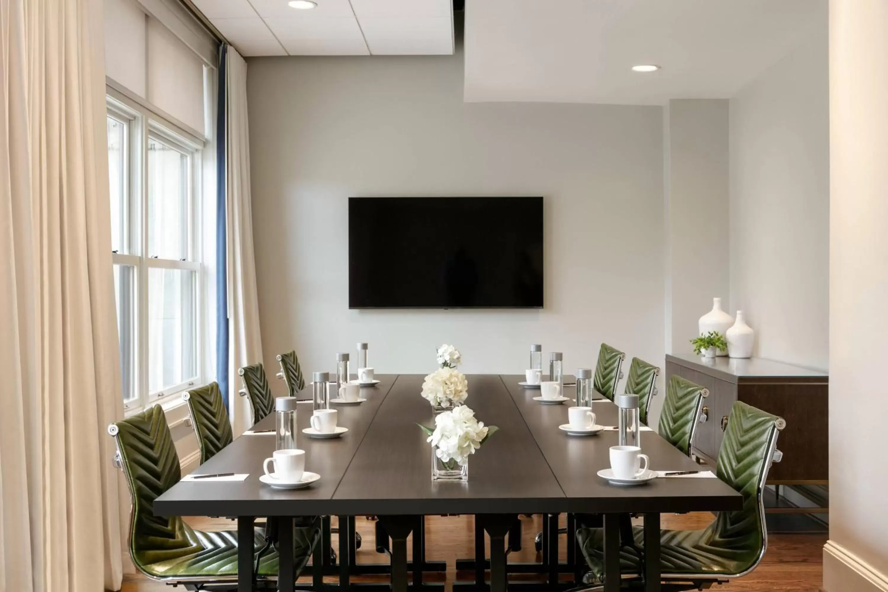 Meeting/conference room in Glenn Hotel, Autograph Collection