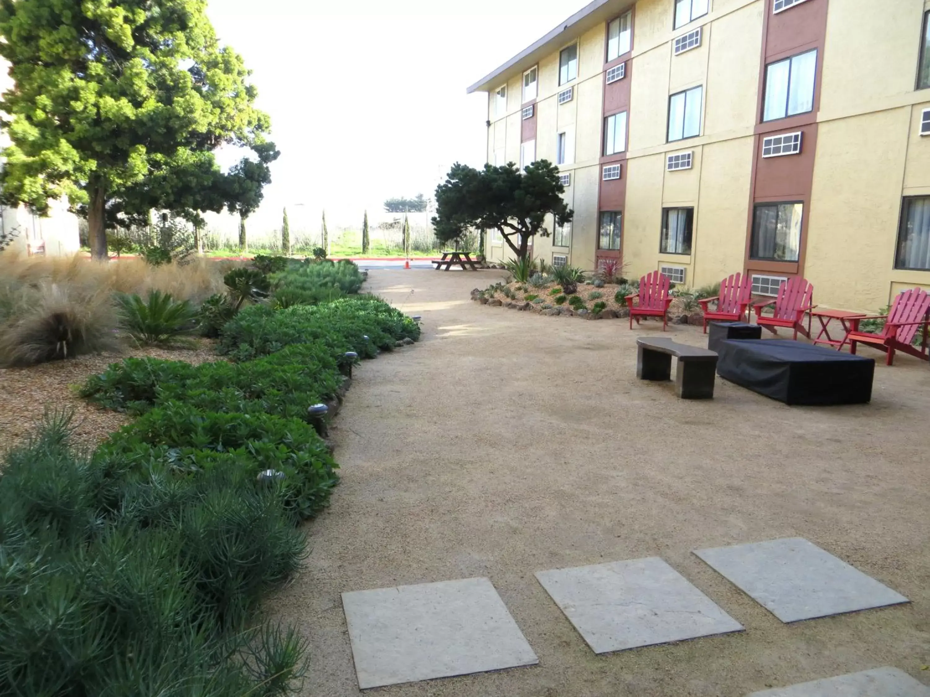 Patio in Hotel Focus SFO