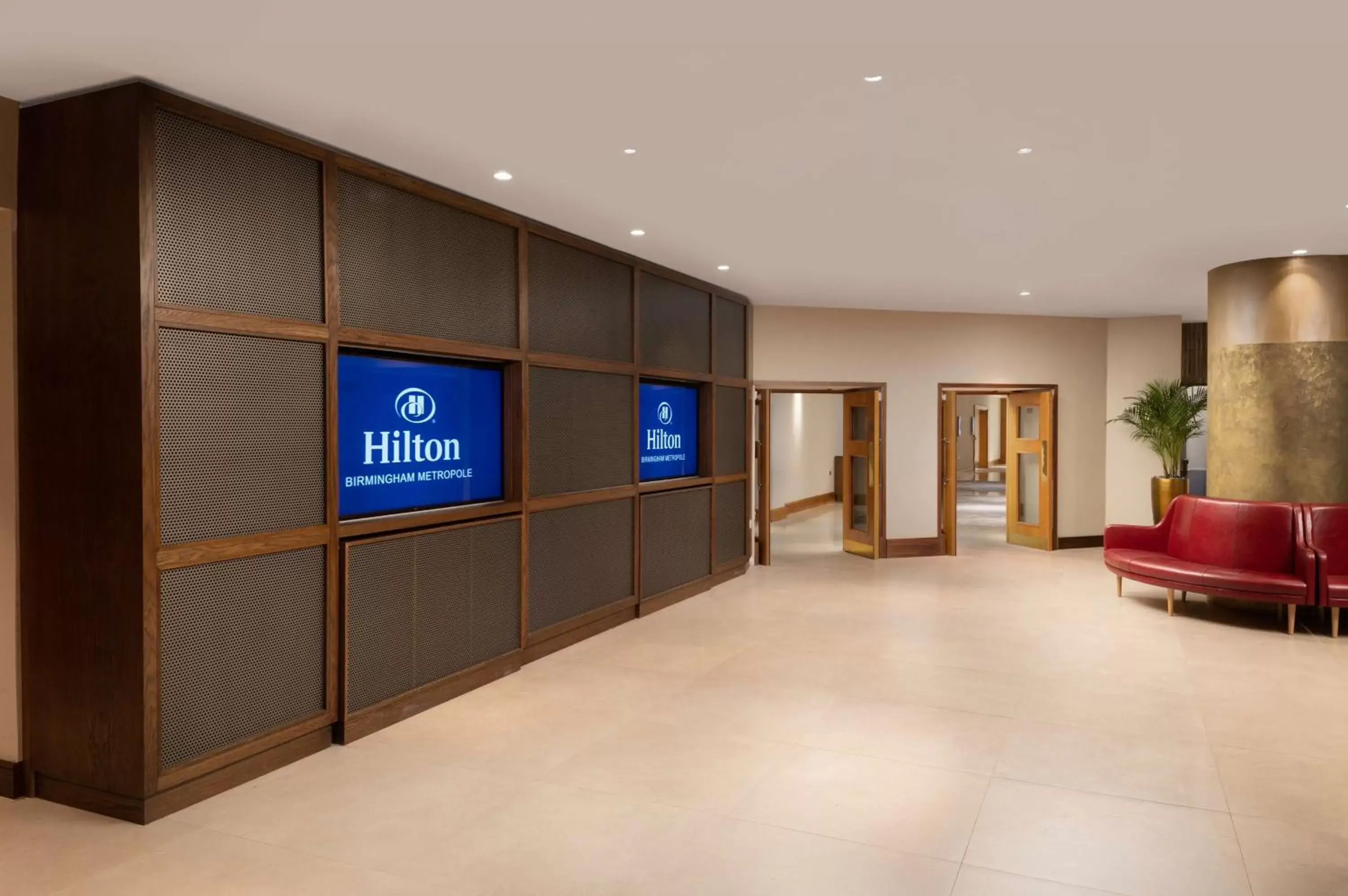 Meeting/conference room, Lobby/Reception in Hilton Birmingham Metropole Hotel