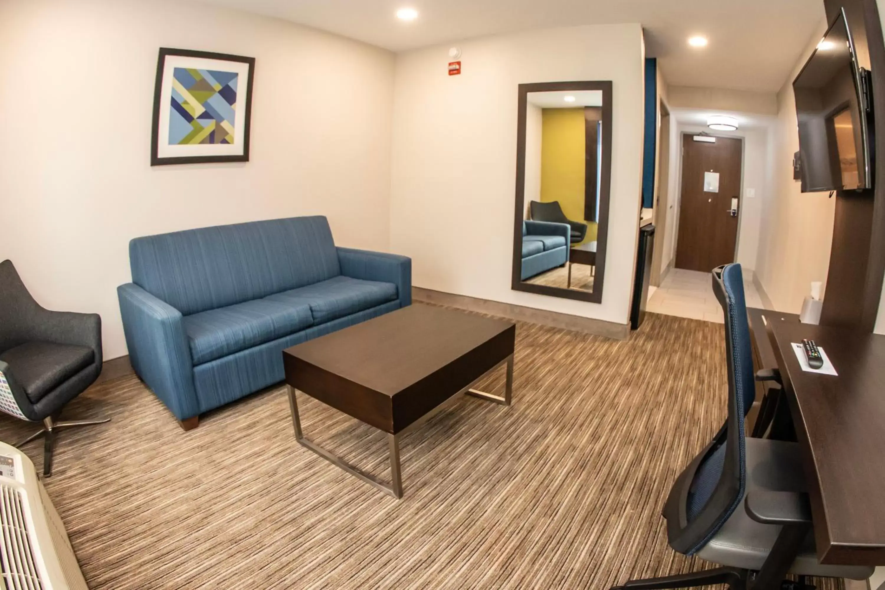 Photo of the whole room, Seating Area in Holiday Inn Express - Allentown North, an IHG Hotel